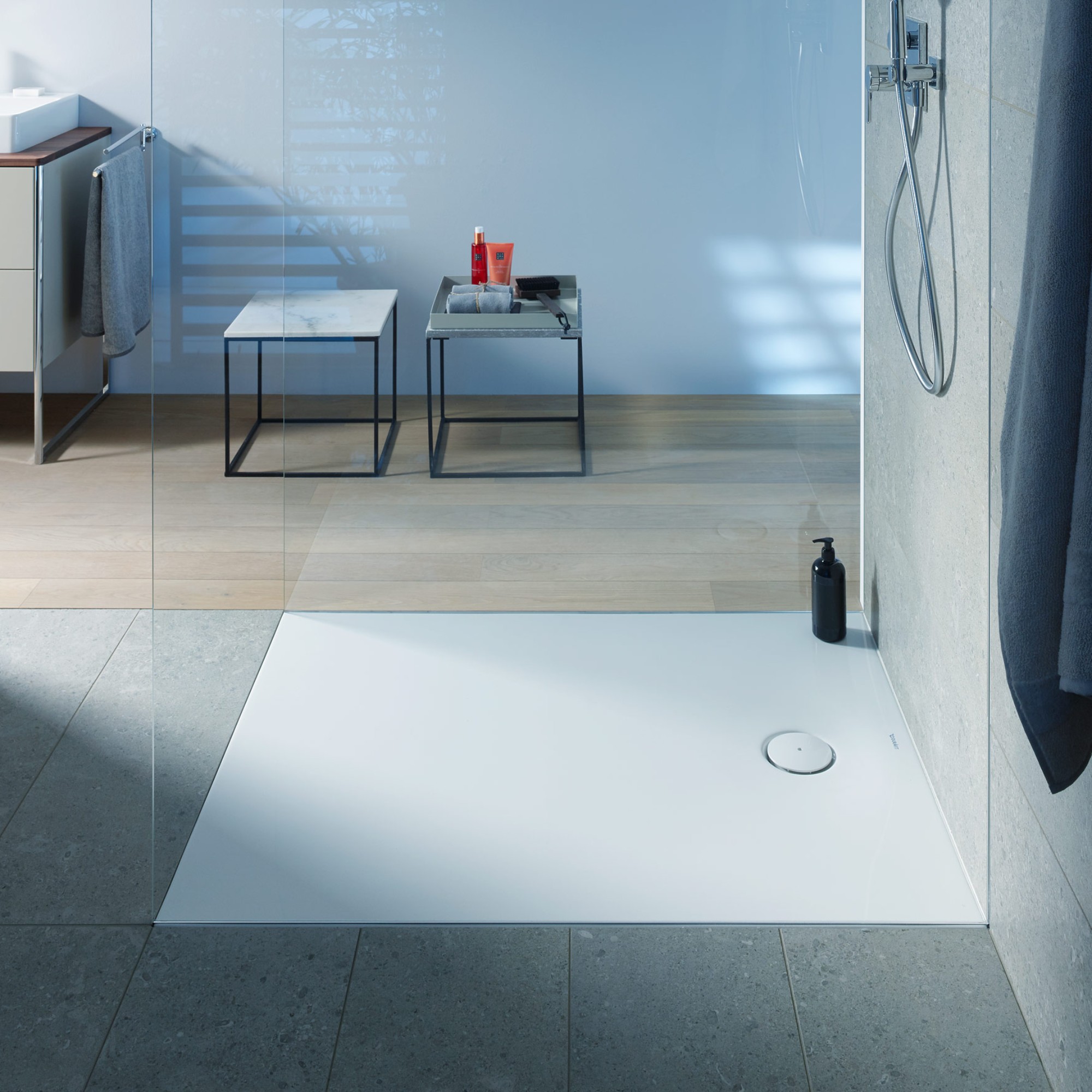 Shower tray from the Duravit Tempano series