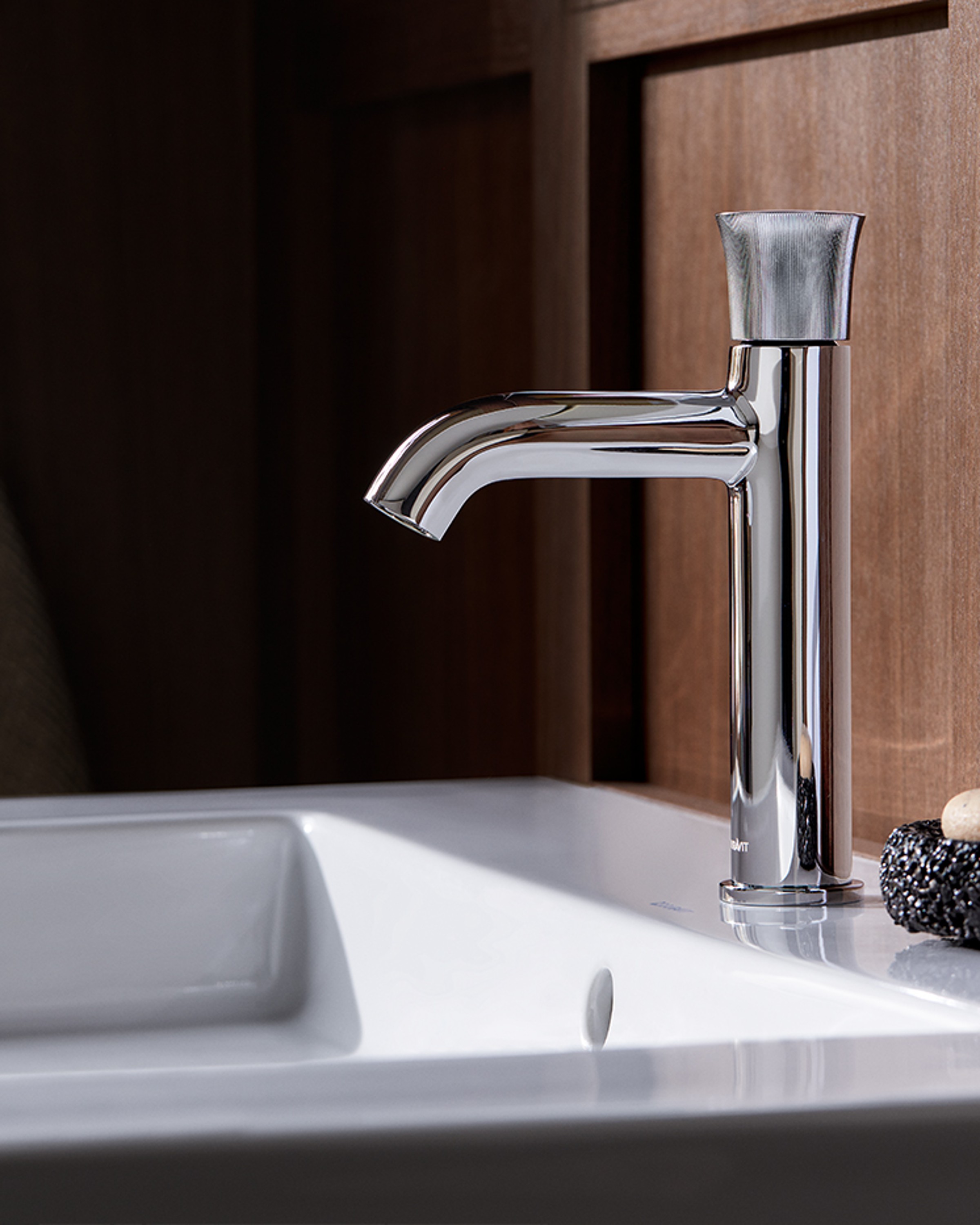 Detailansicht eines Waschbeckens der Serie Duravit White Tulip