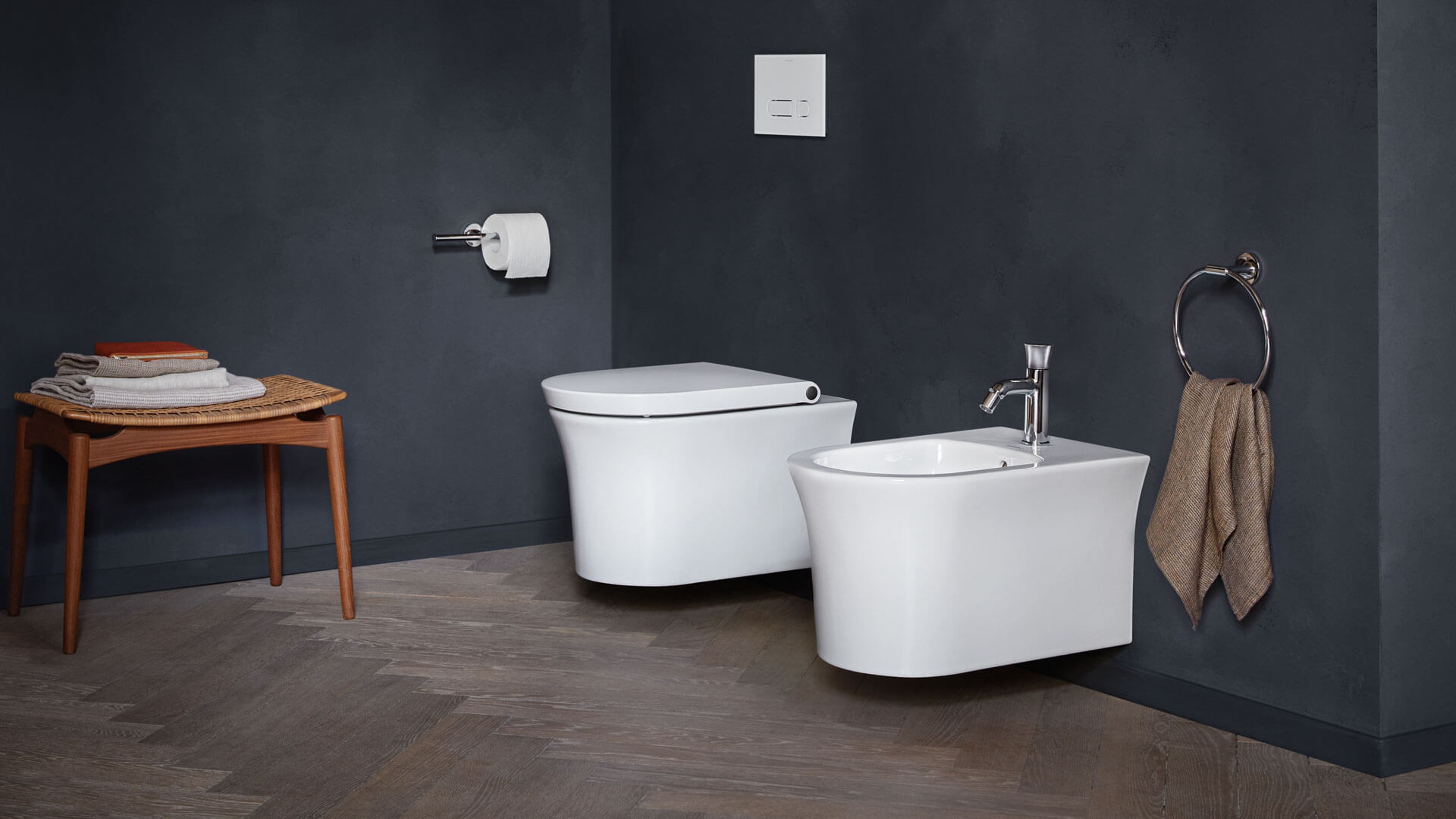White Tulip wall-mounted toilet and bidet