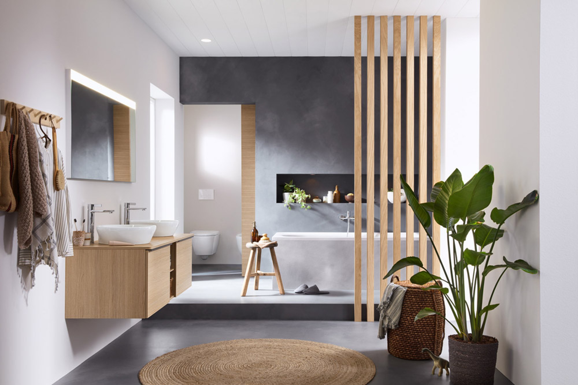 Badewanne in Wohlfühlatmosphäre.