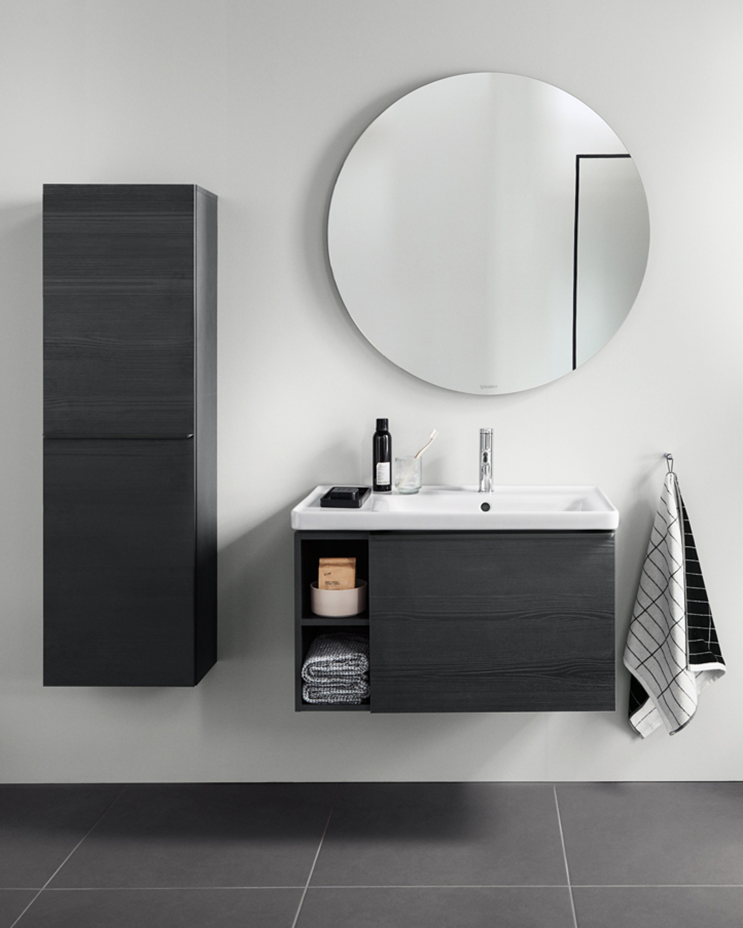 Waschplatz mit Badmöbeln der Serie Duravit D-Neo