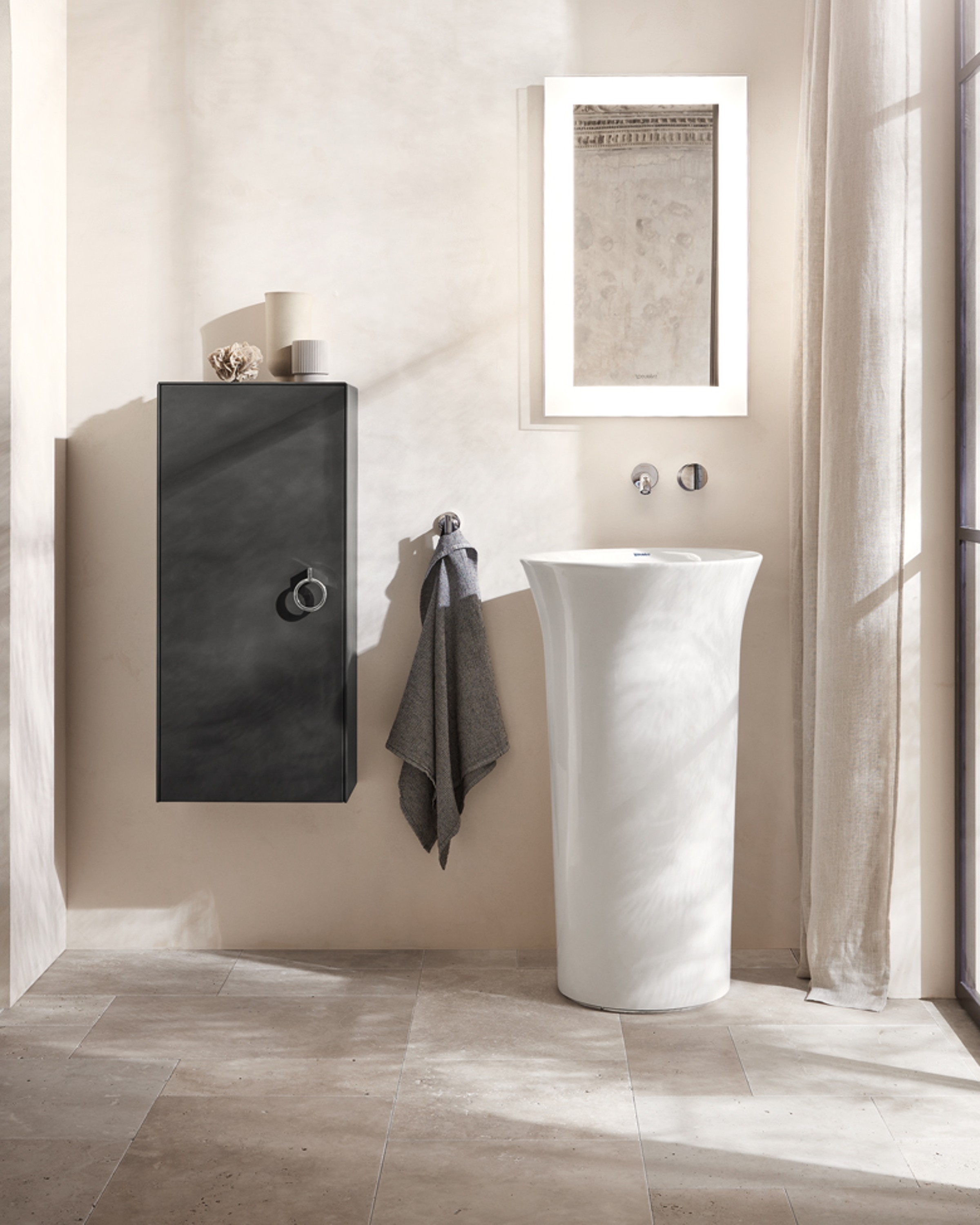 Natural bathroom with White Tulip vanity unit