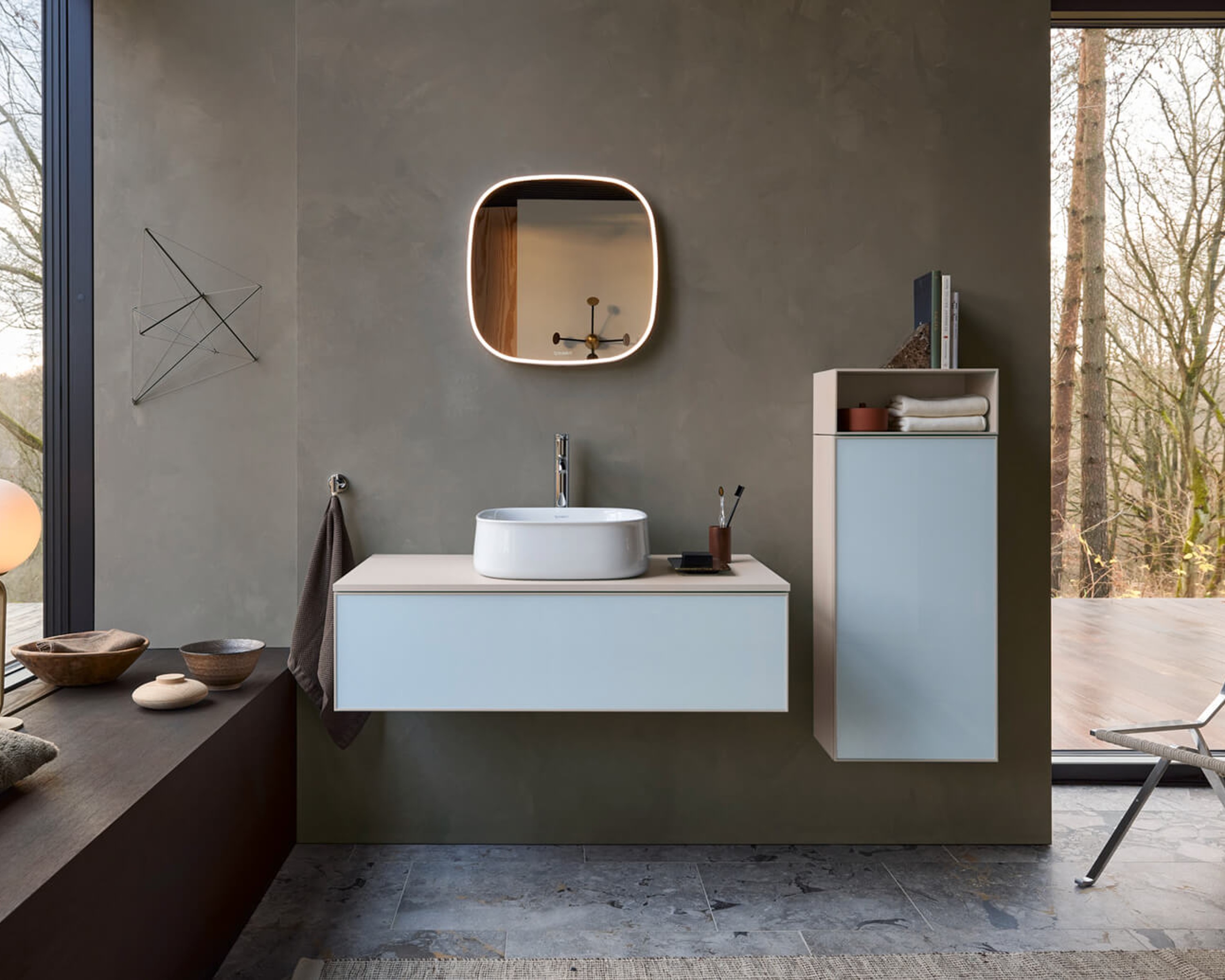 Illuminated mirror from the Zencha series.