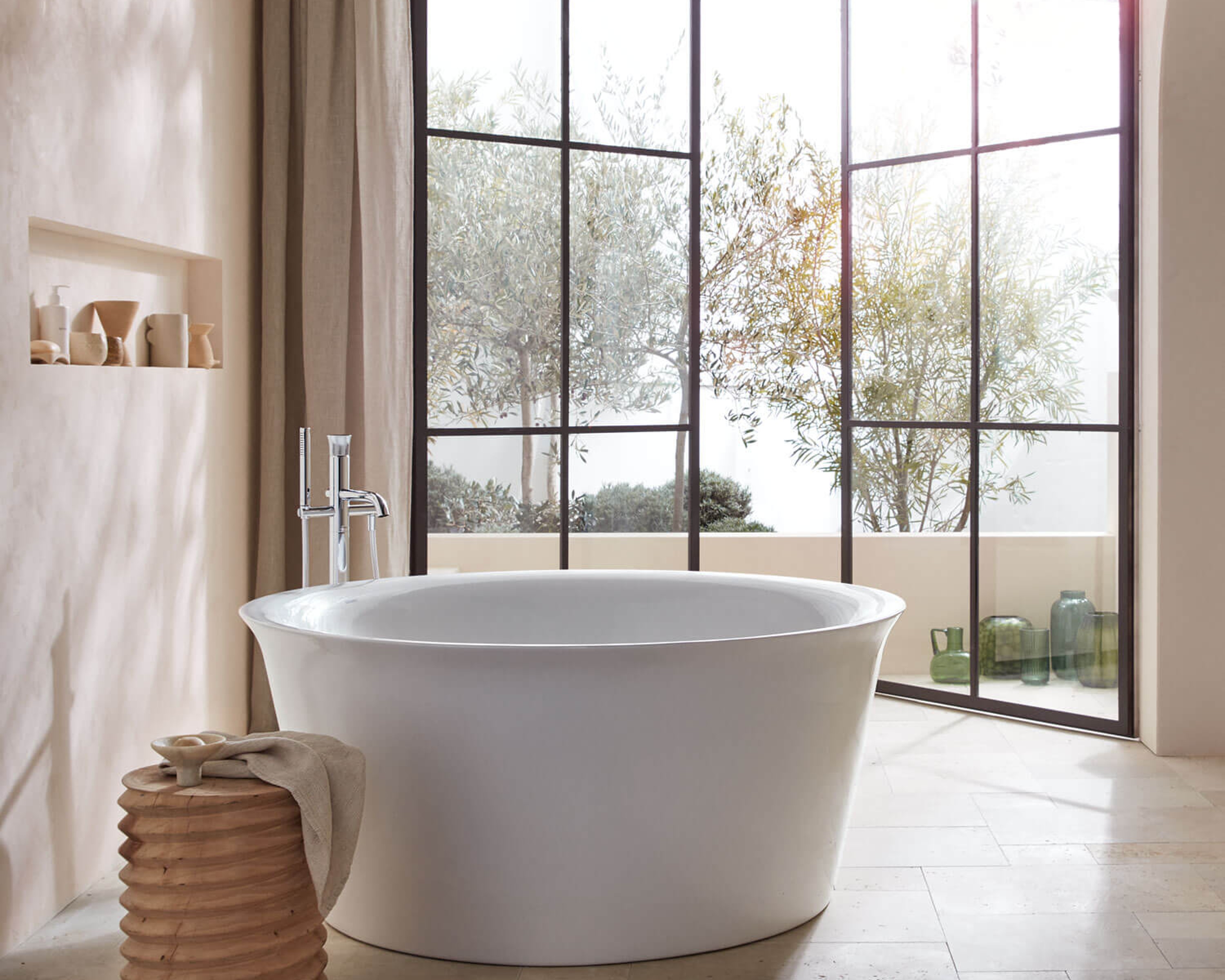 Bathtub from Duravit's White Tulip series