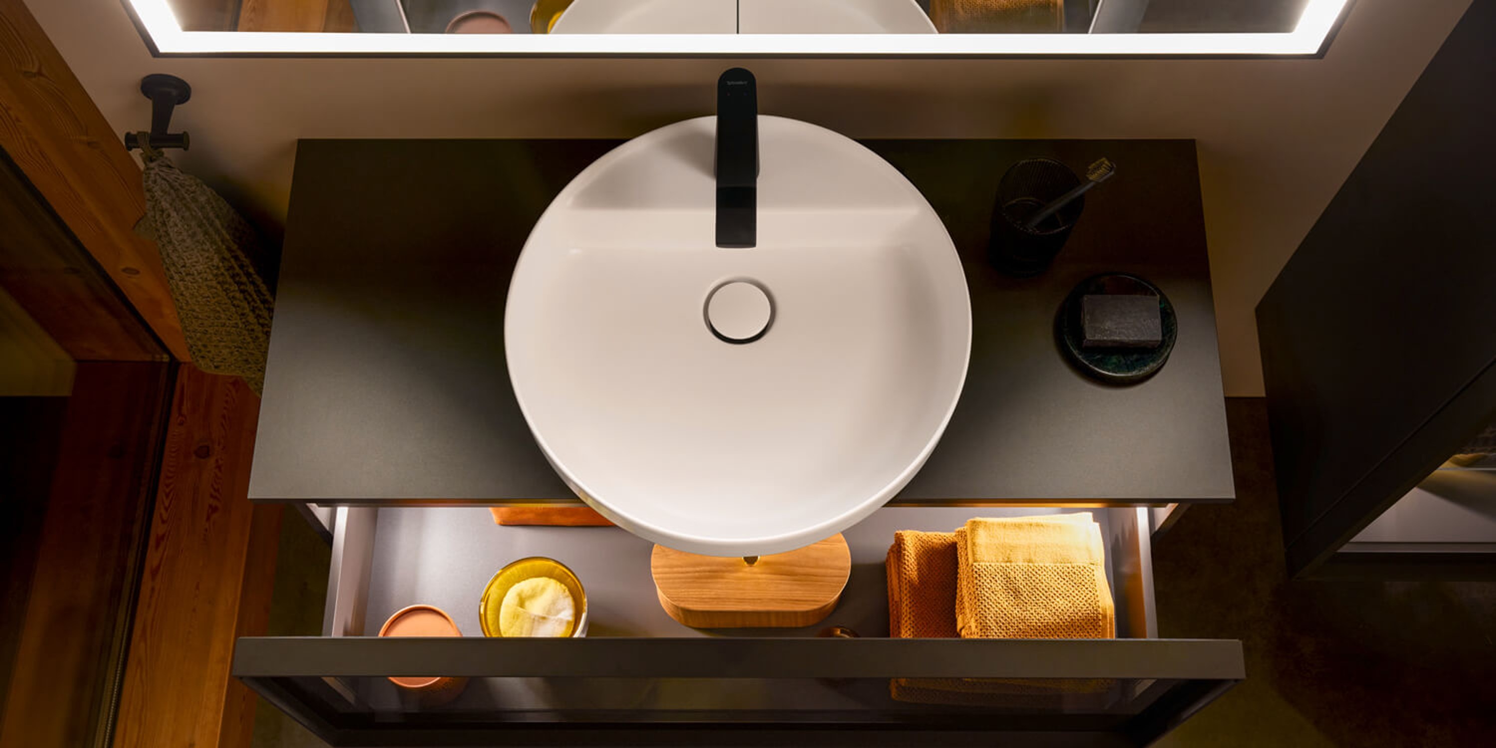 Washing area from the Vitrium series by Duravit 