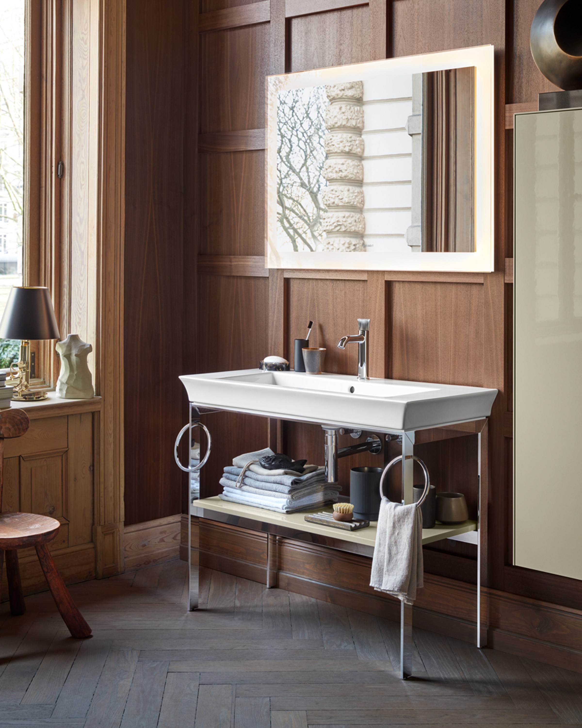 Waschplatz der Serie White Tulip von Duravit im Retro-Stil