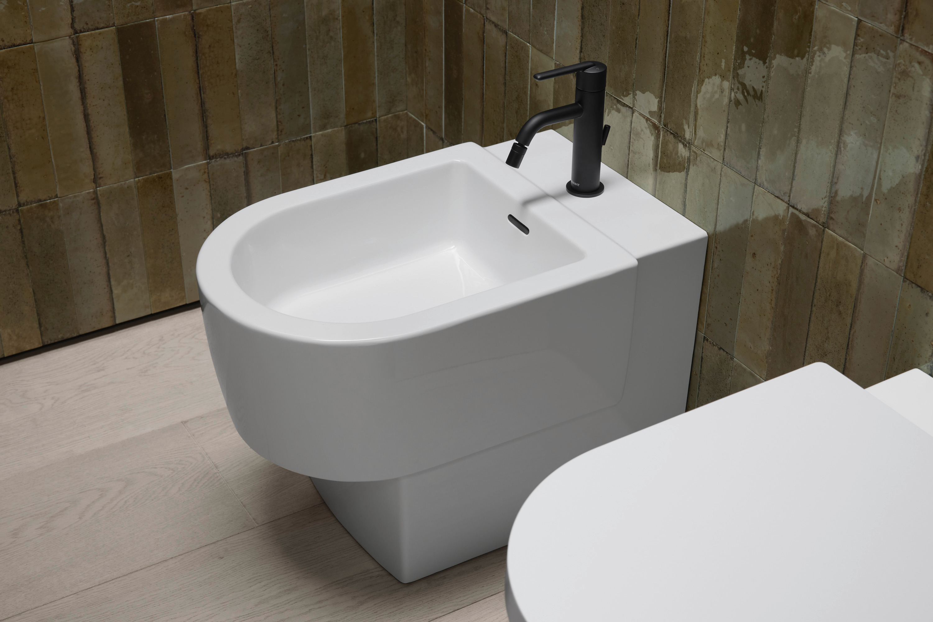 WC und Bidet der Serie Duravit Balcoon
