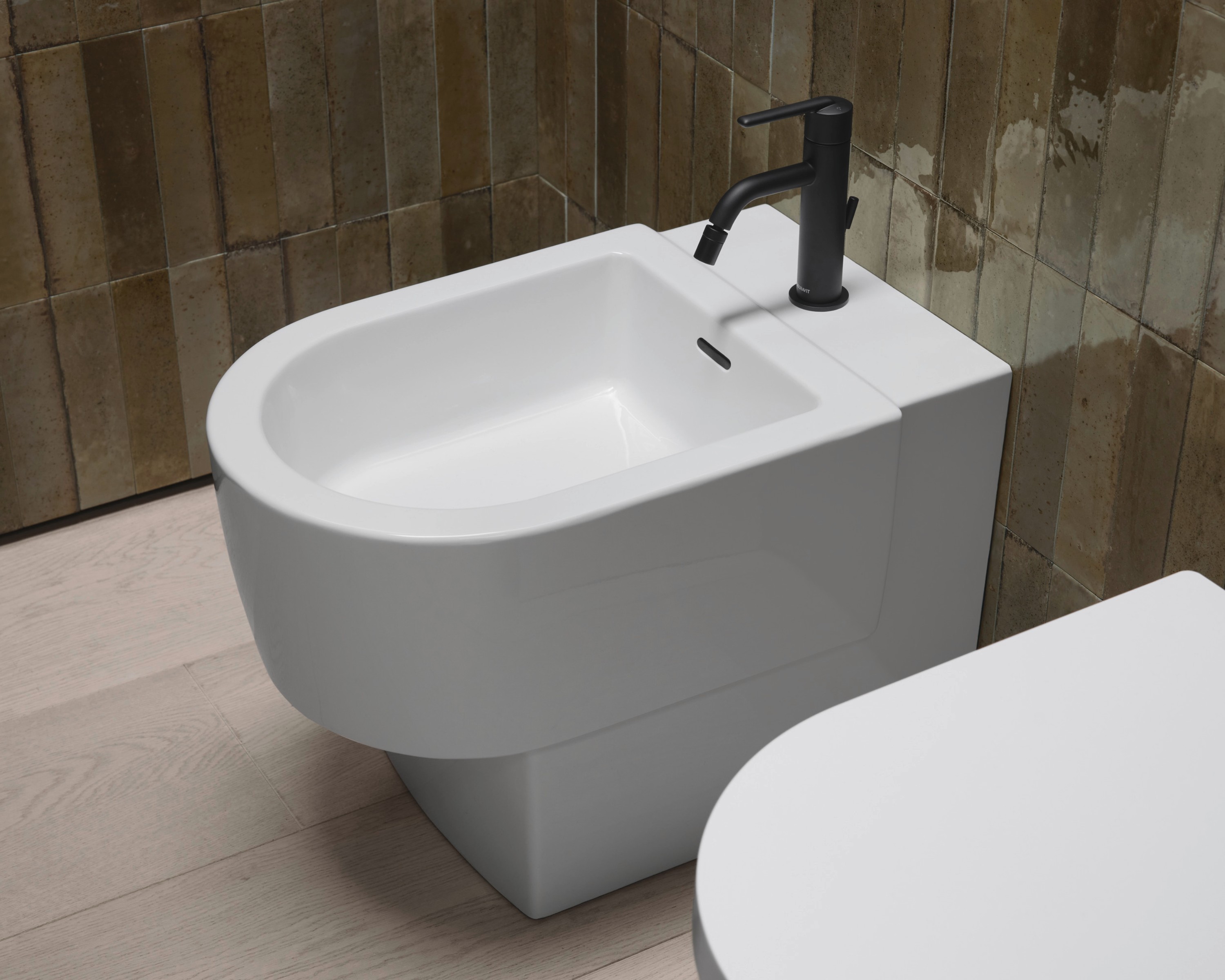 Toilet and bidet from the Duravit Balcoon series