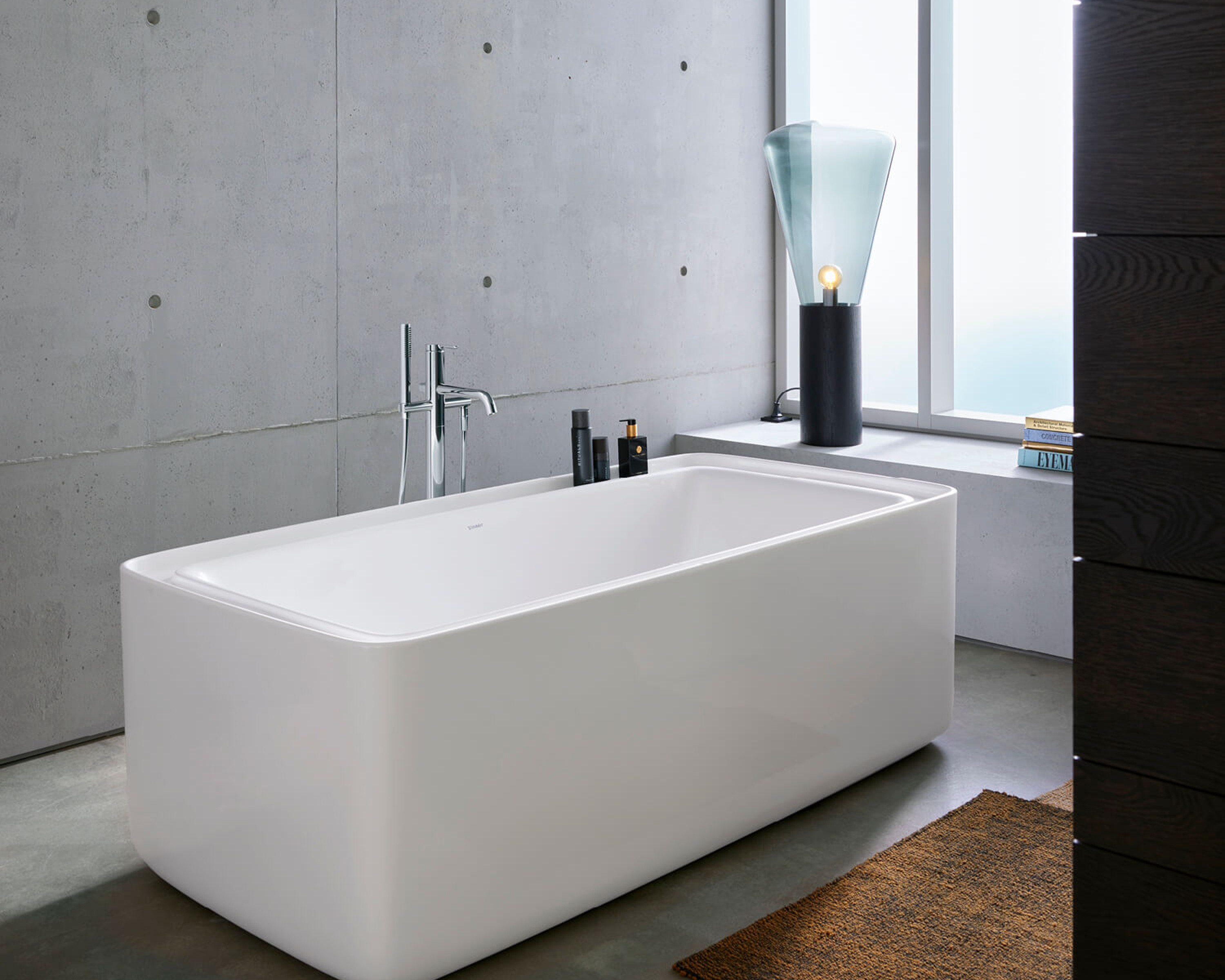 Freistehende Badewanne der Duravit Serie Bento Starck Box