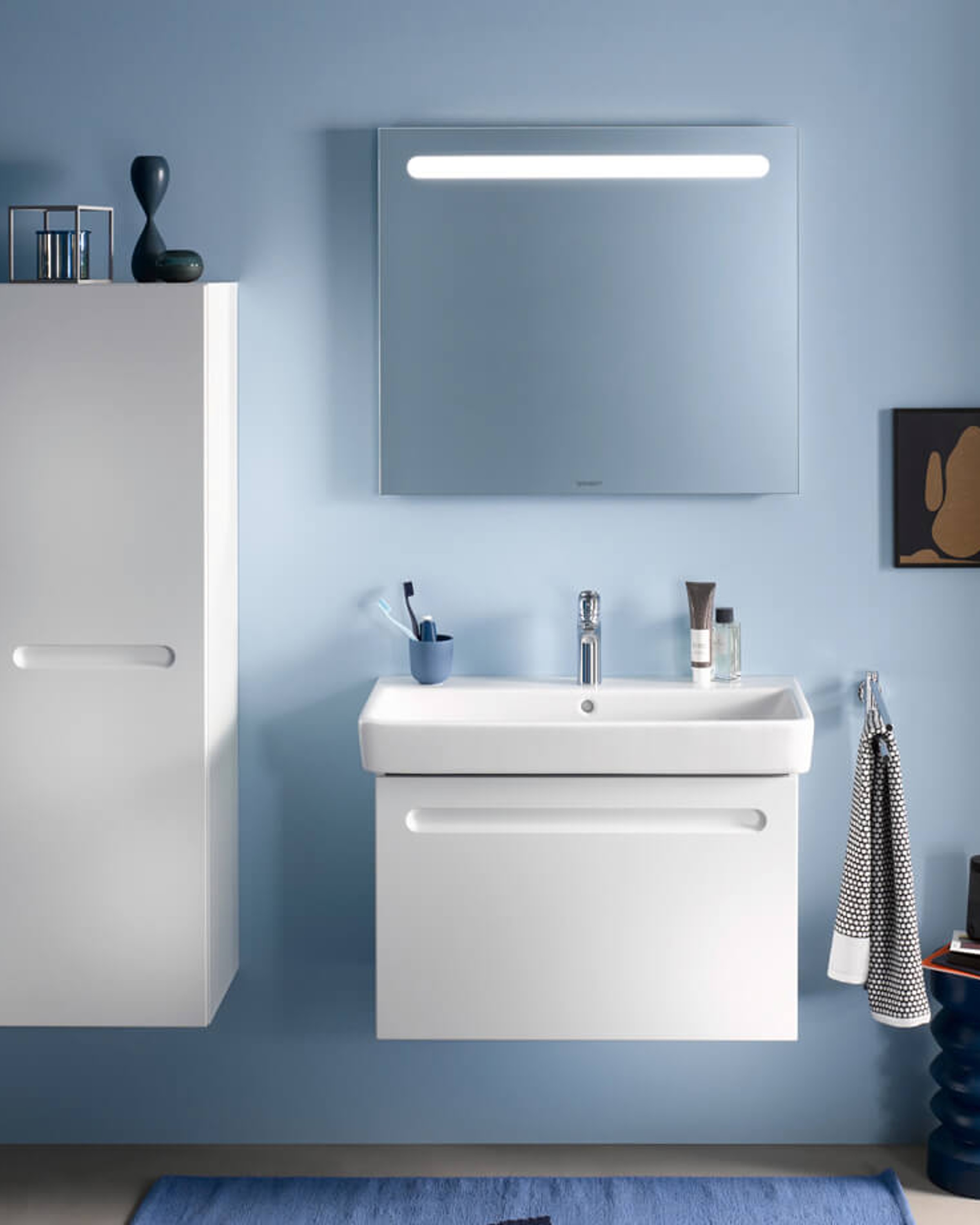 Weißer Duravit No.1 Waschtisch mit Unterschrank