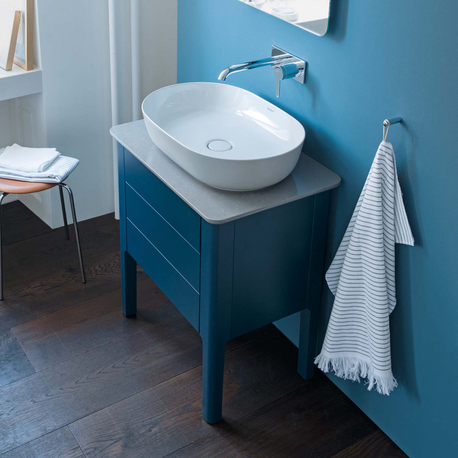 Luv Waschbeckenunterschrank in blau