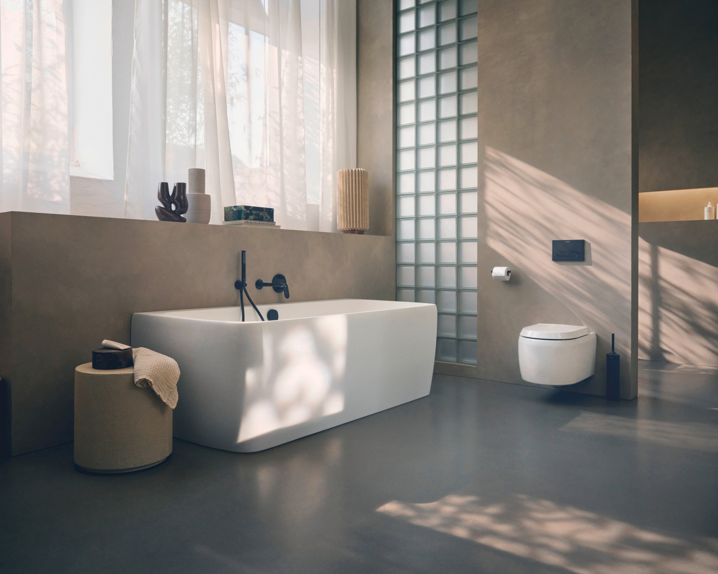Collection One freestanding bathtub and toilet