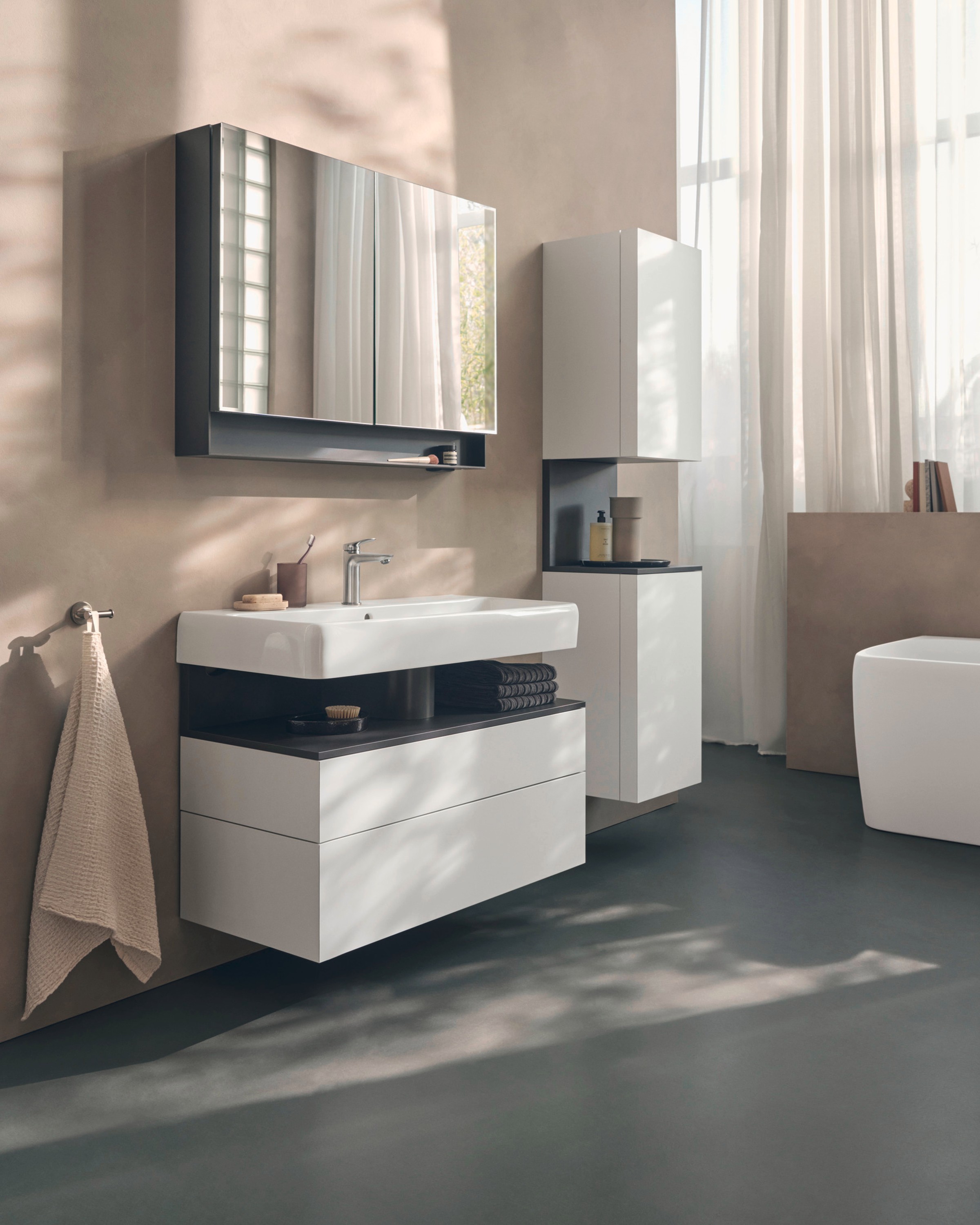 Collection One Waschplatz und Badewanne