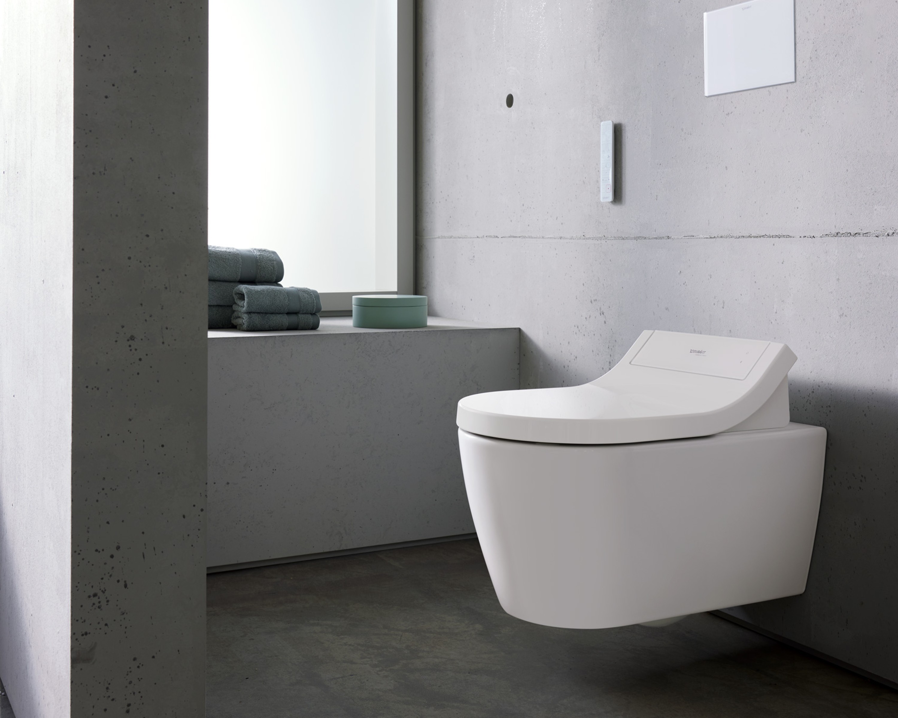 Wandhängendes Dusch-WC der Serie Duravit SensoWash Classic in seitlicher Ansicht