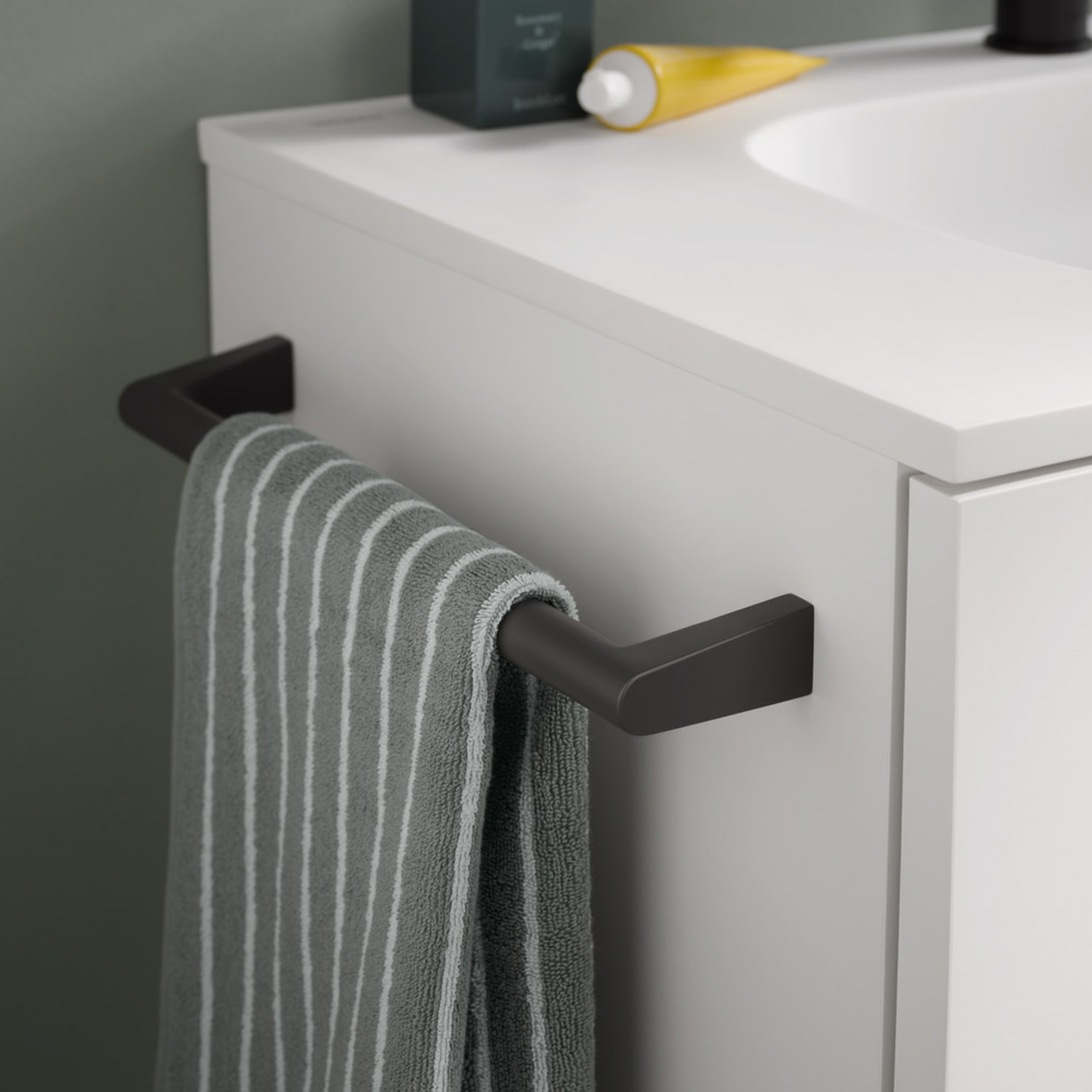 Towel rack on a vanity unit from the Duravit Sivida series