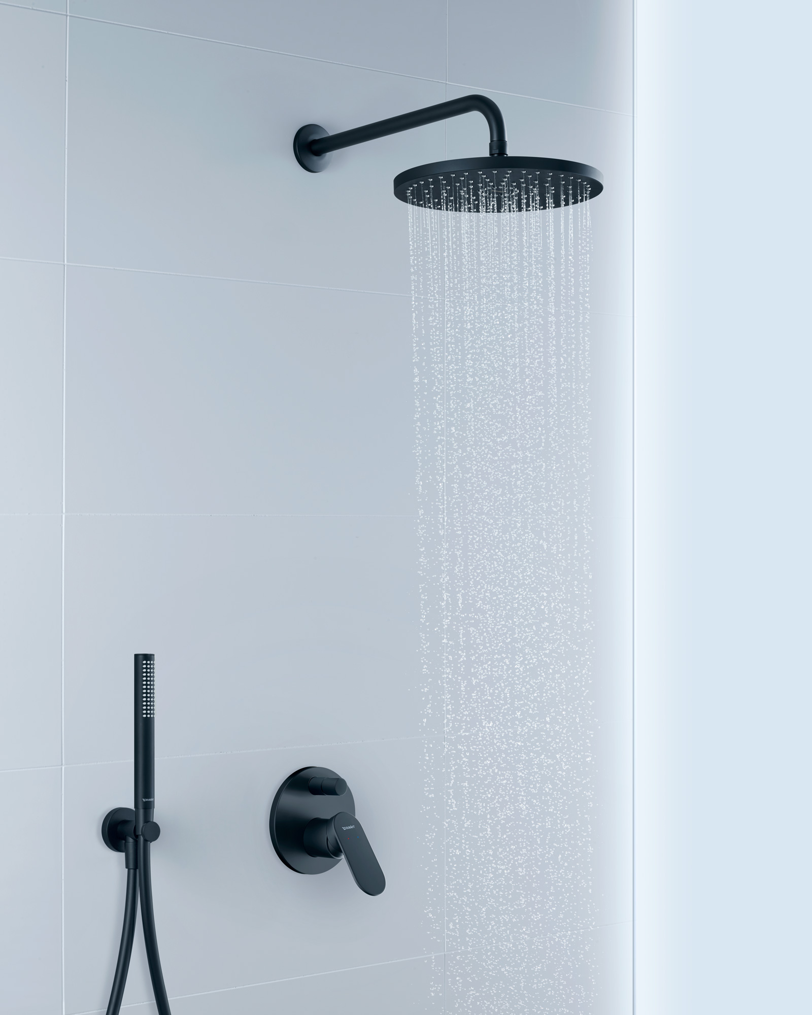 Shower System der Serie Duravit Wave in Schwarz Matt