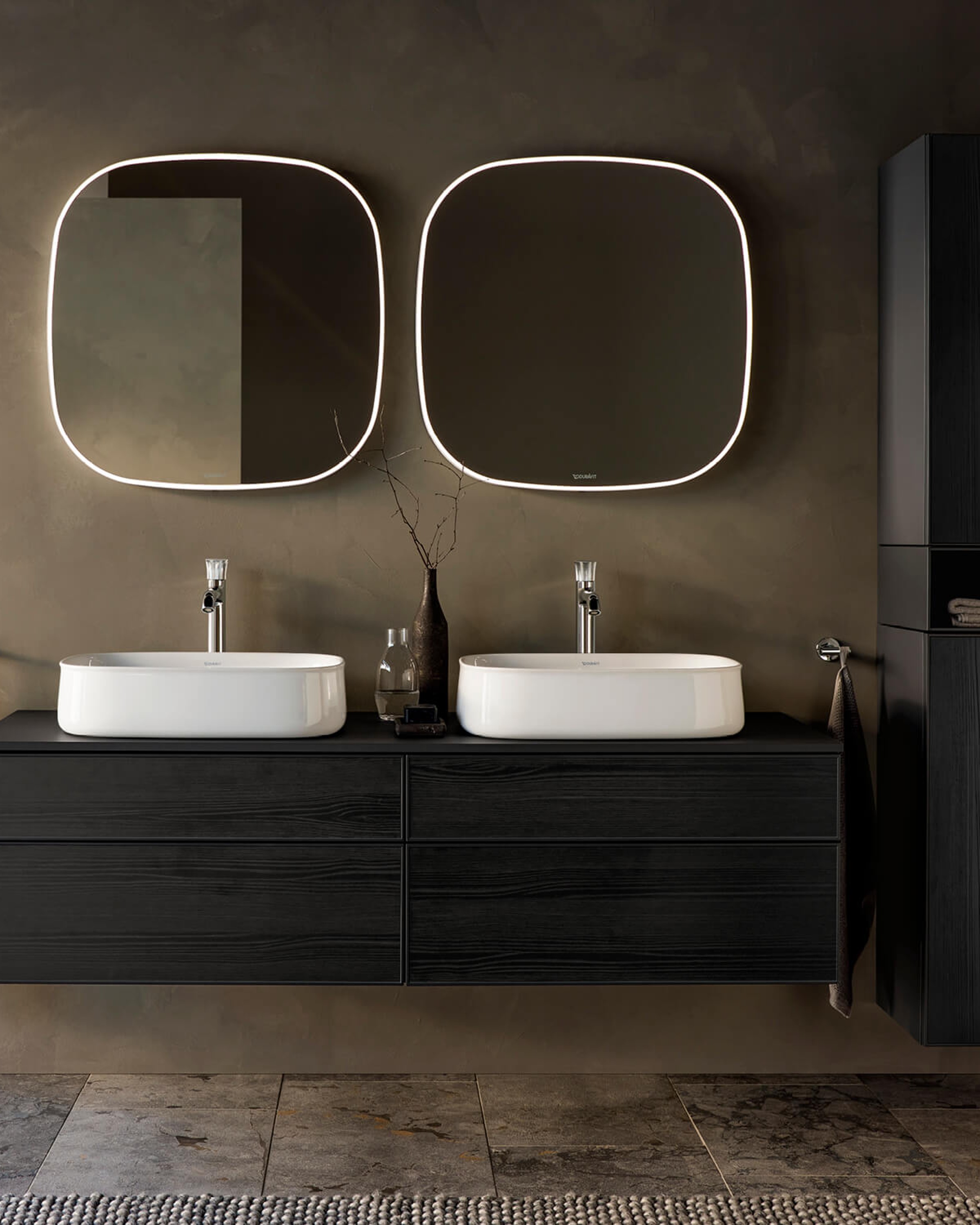 Illuminated mirror from the Zencha series.