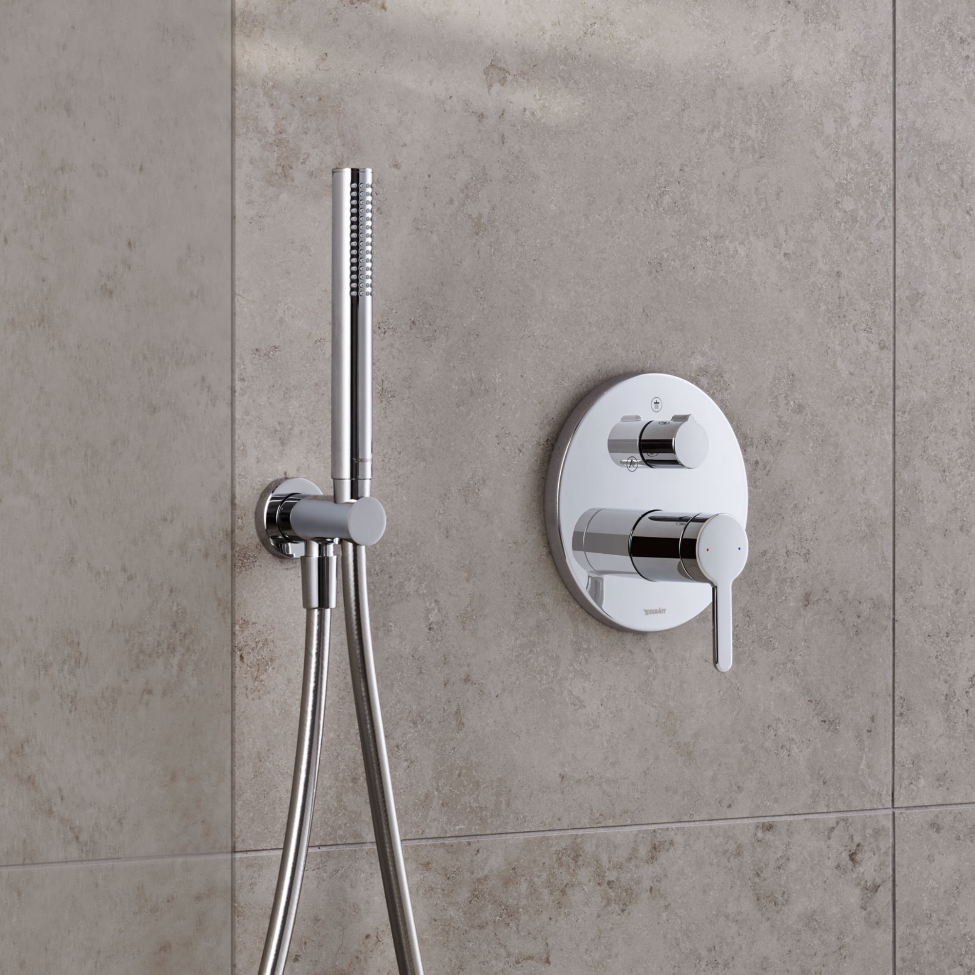 Duschstab und Duscharmatur von Duravit