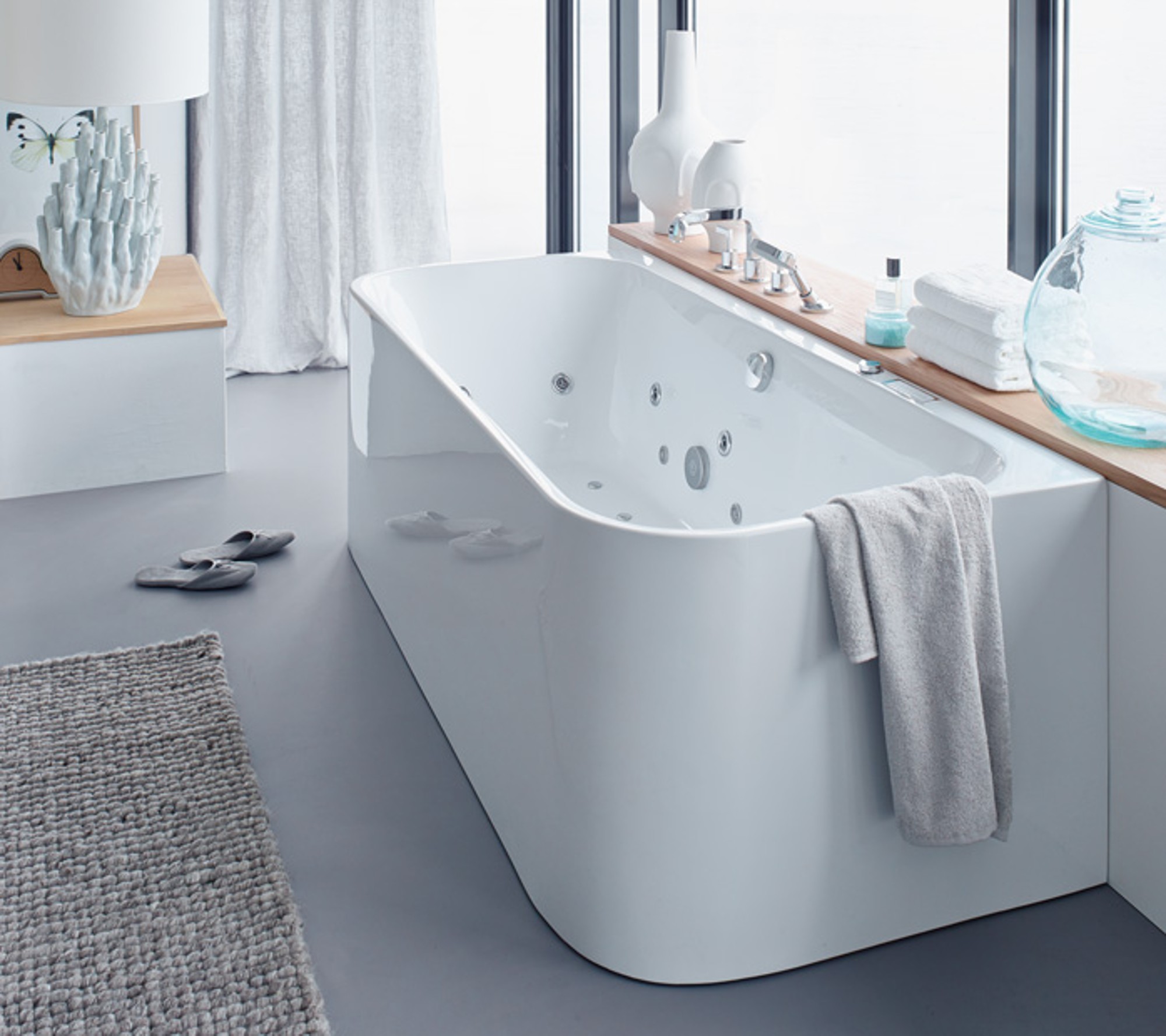 Badezimmer mit Happy D.2 Whirlwanne