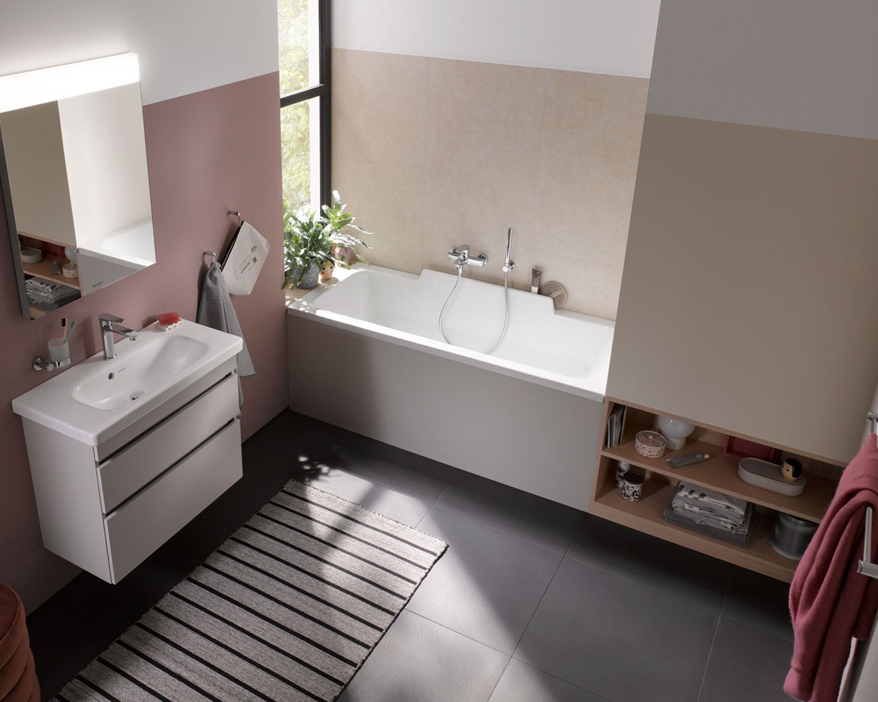 Badezimmer mit DuraStyle Badewanne 