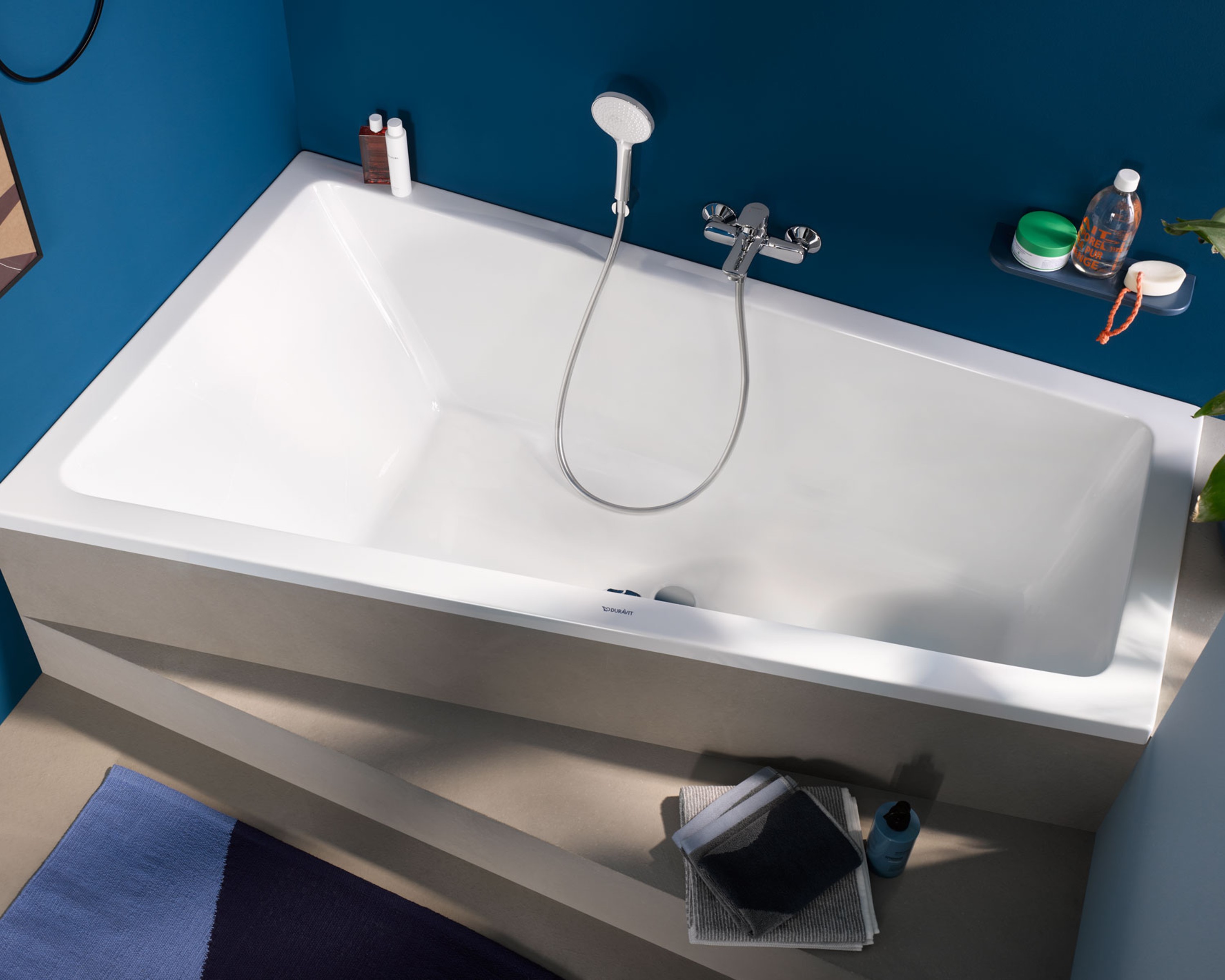 Trapezförmige Duravit No.1 Eckbadewanne
