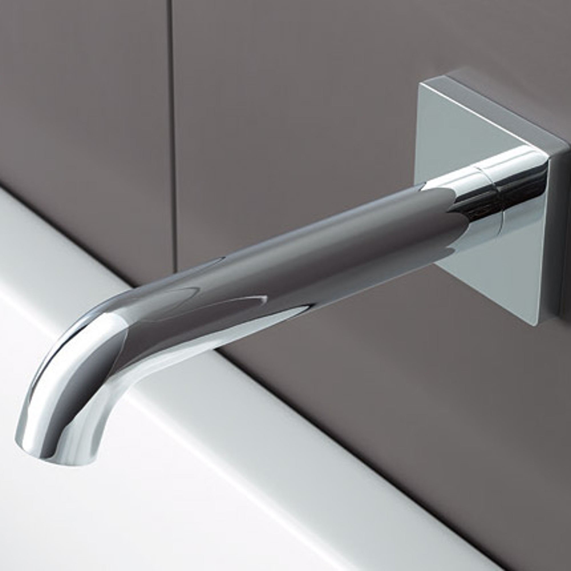 Bathtub spout from the Duravit C.1 series in chrome