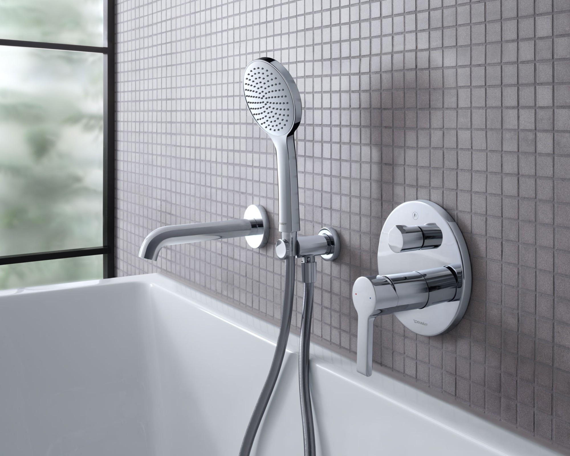 Duravit Wannenarmatur mit Kopfbrause in Chrom