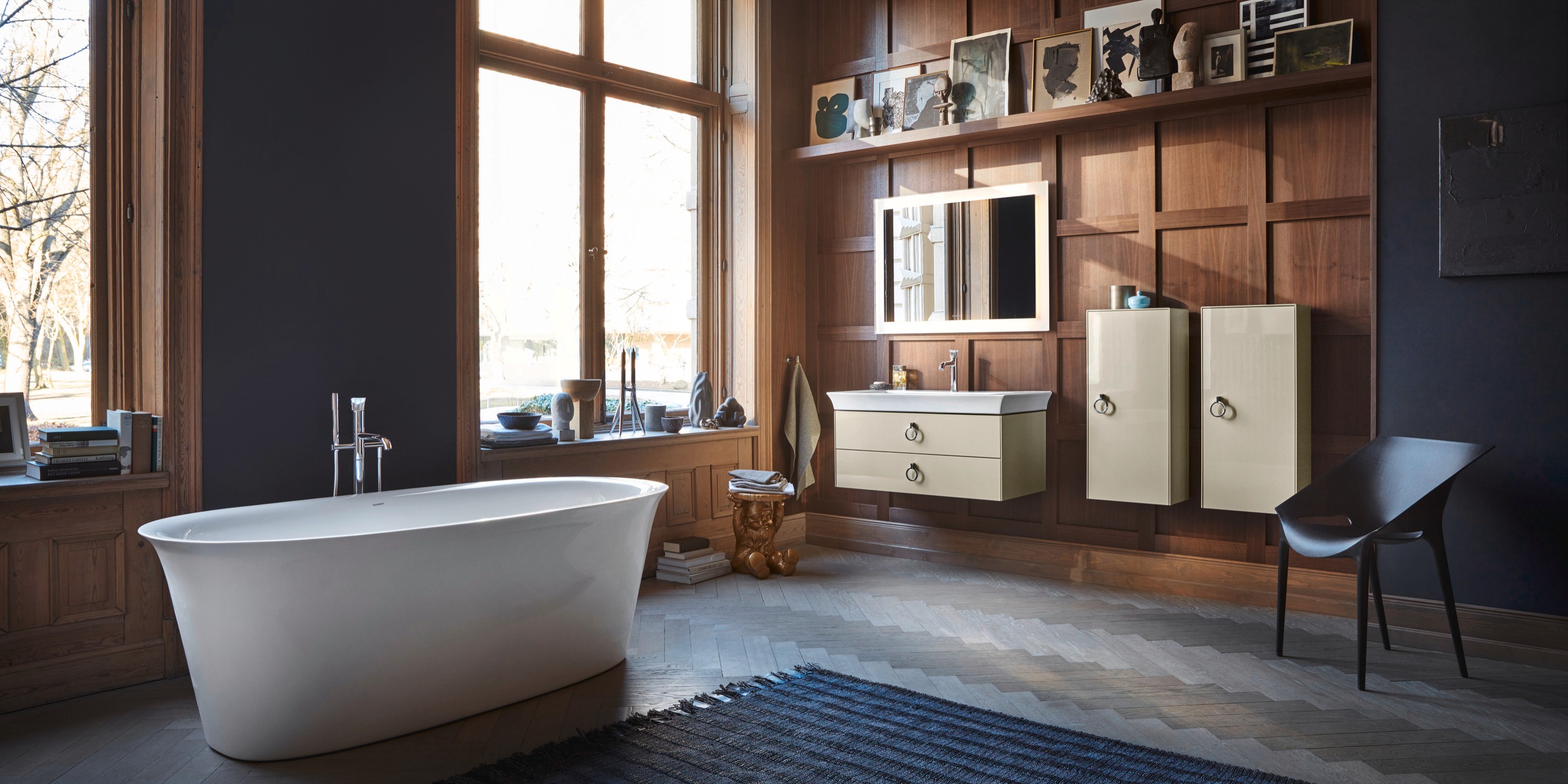 Complete bathroom from the White Tulip series by Duravit 