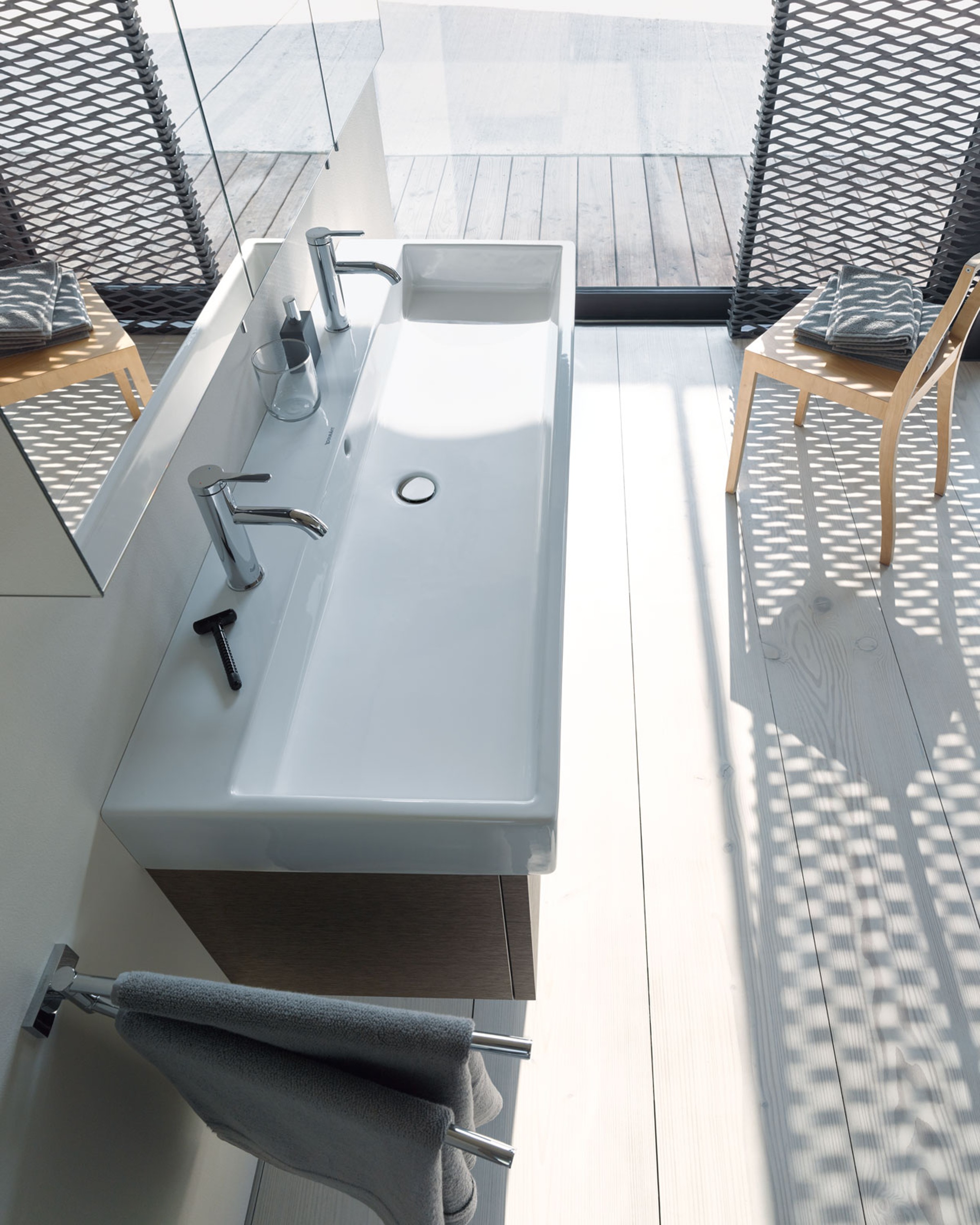 Double sink from the Duravit Vero Air series, viewed from above