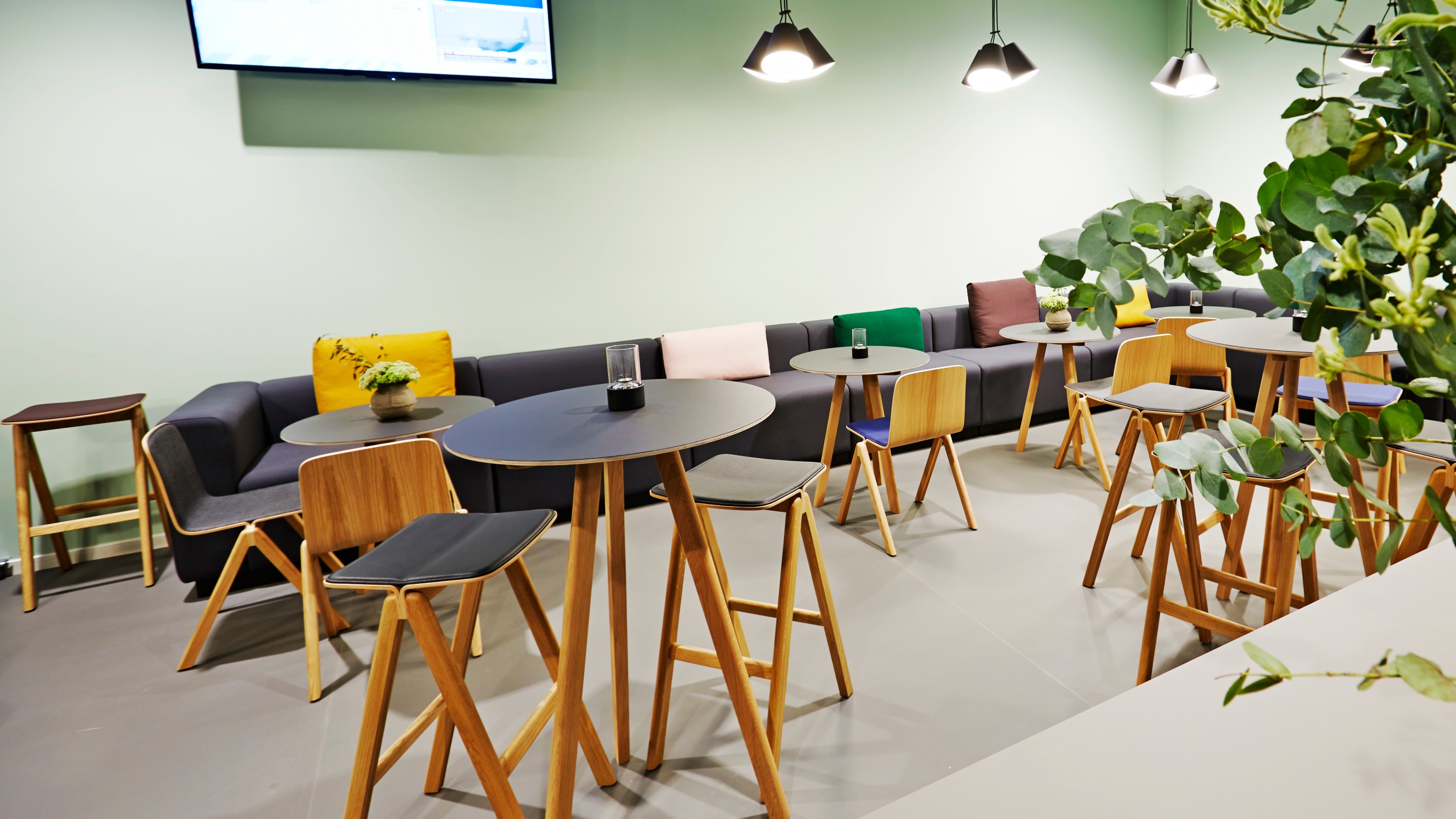 Aarhus City Tower, various seating options in the lounge