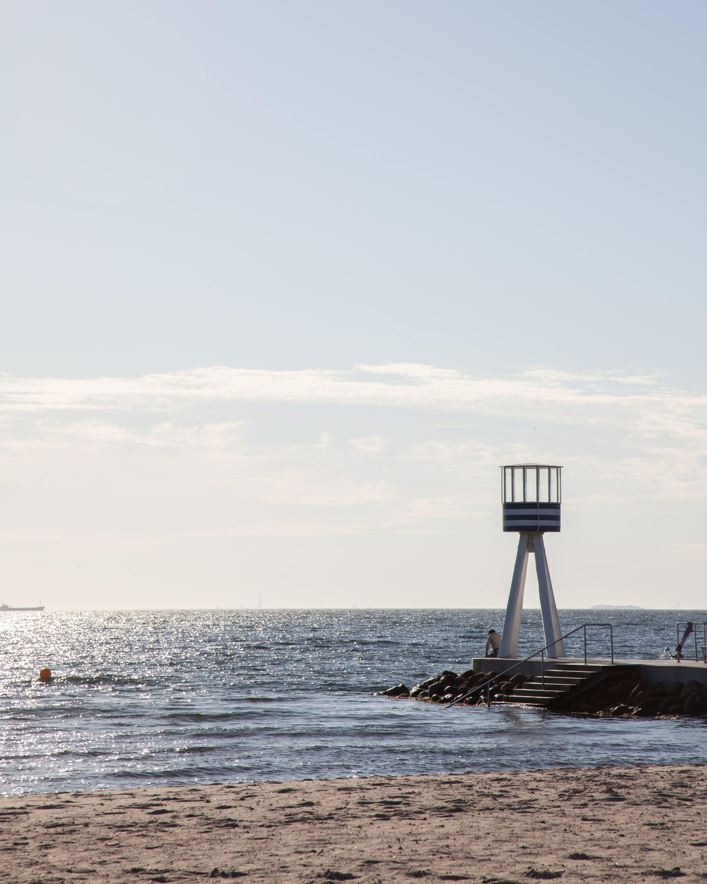 Der Rettungsturm am Bellevue Strandbad von Arne Jacobsen