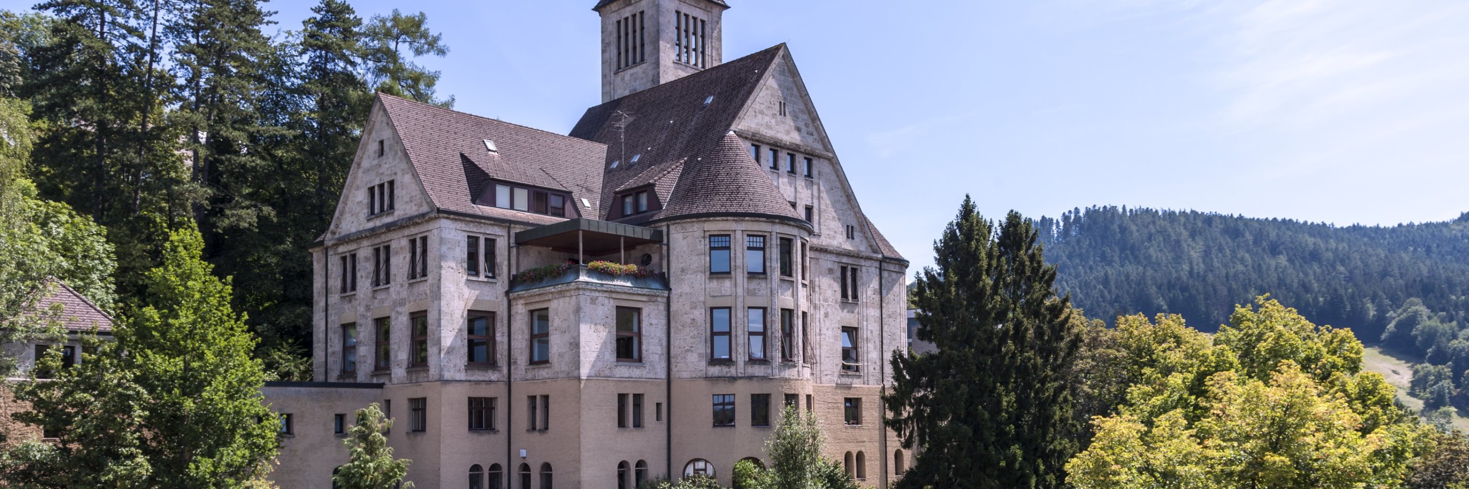 Gut Berneck, Gebäudeansicht von außen
