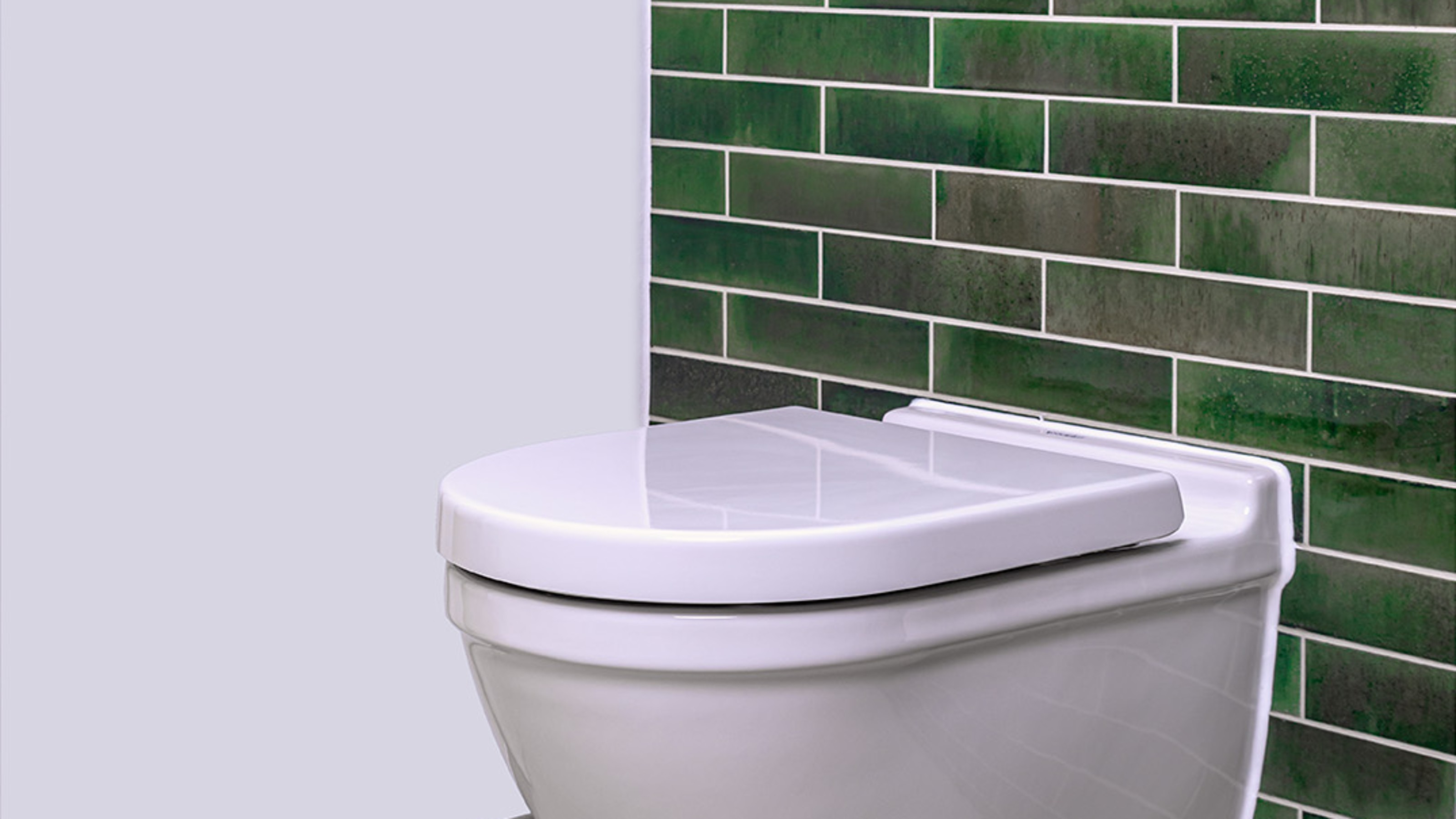 Star(c)ke Eleganz: Das Wand-WC der Serie Starck 3 besticht durch sein zeitloses und schlichtes Design, das sich perfekt in das Ambiente einfügt. (Bildquelle: Duravit)