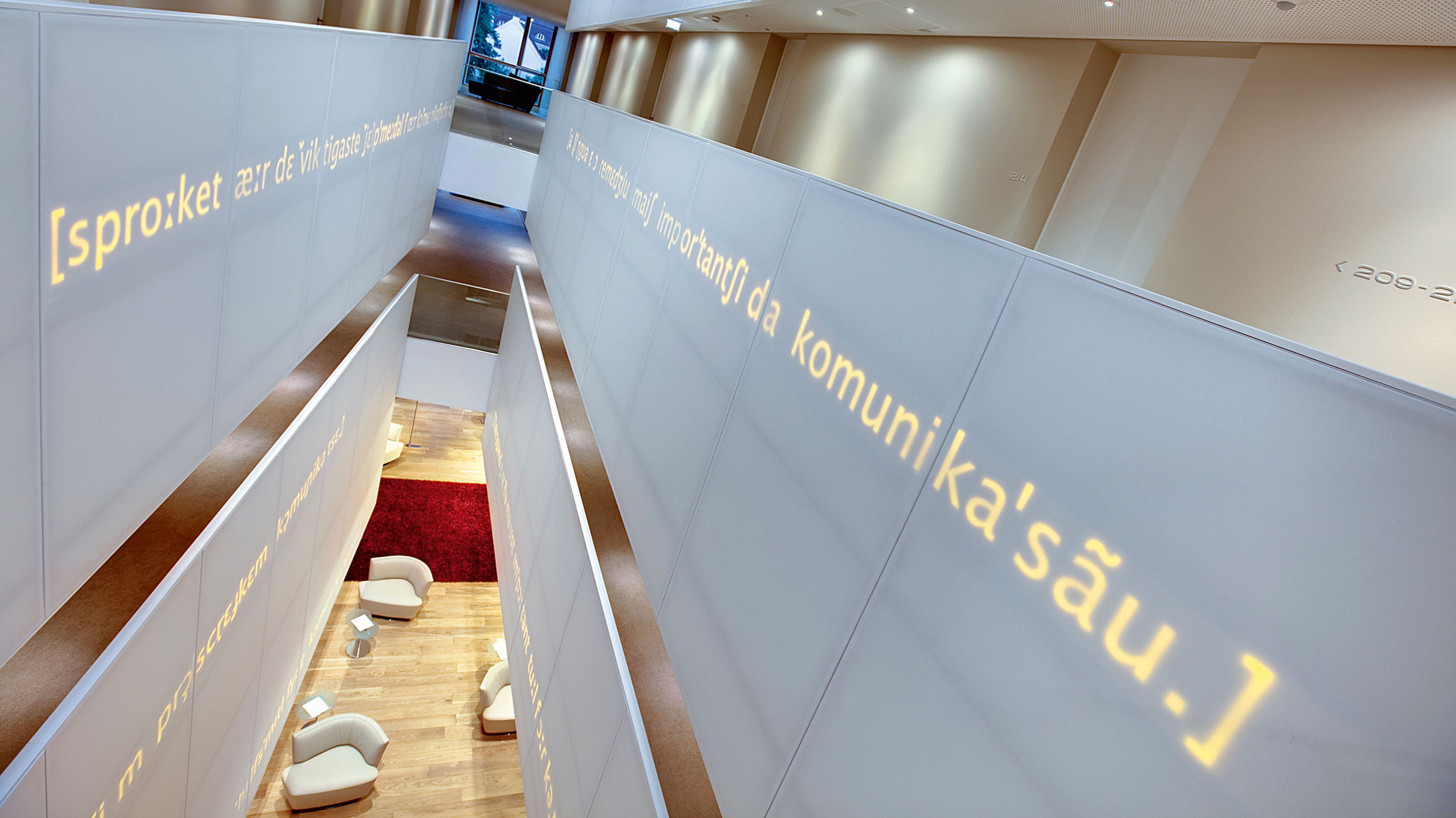 Hotel am Domplatz, interior view of the building, gallery of corridors with an open view of seating areas on the ground floor