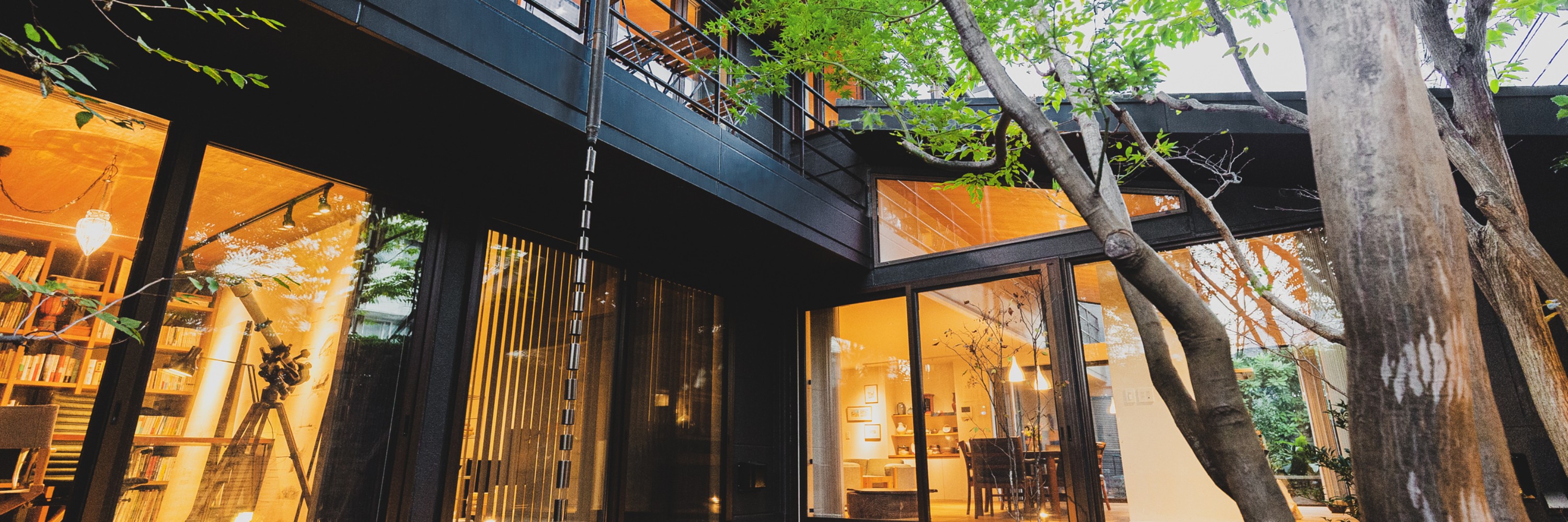 House of Reminiscence, illuminated building from the outside