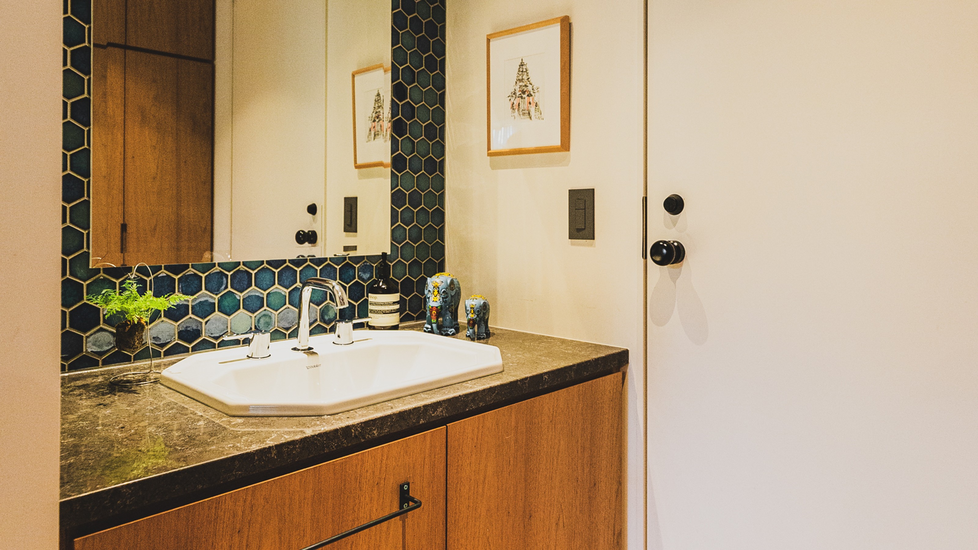 House of Reminiscence, washbasin in the bathroom