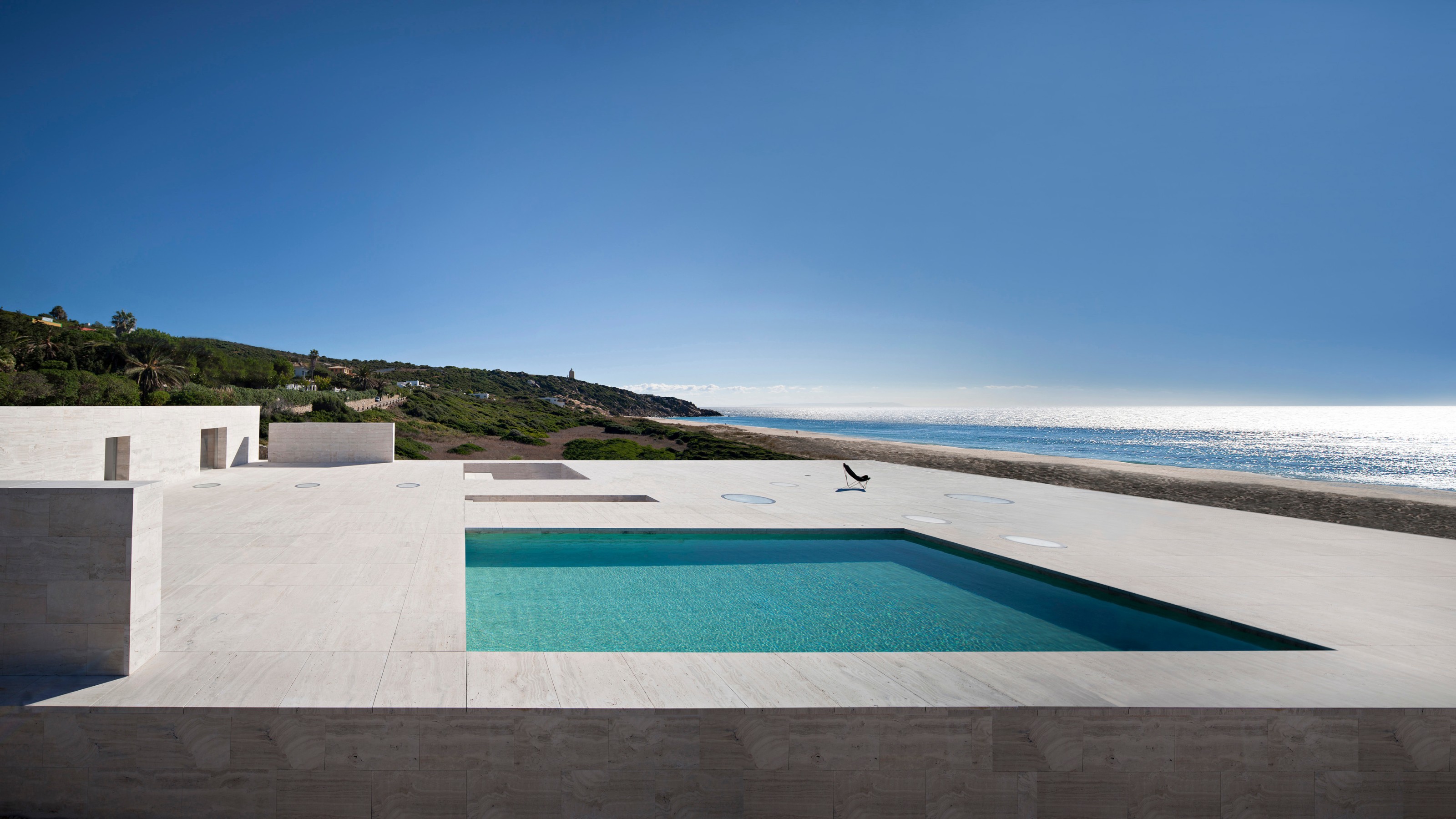House of the Infinite, pool on the roof terrace with sea view