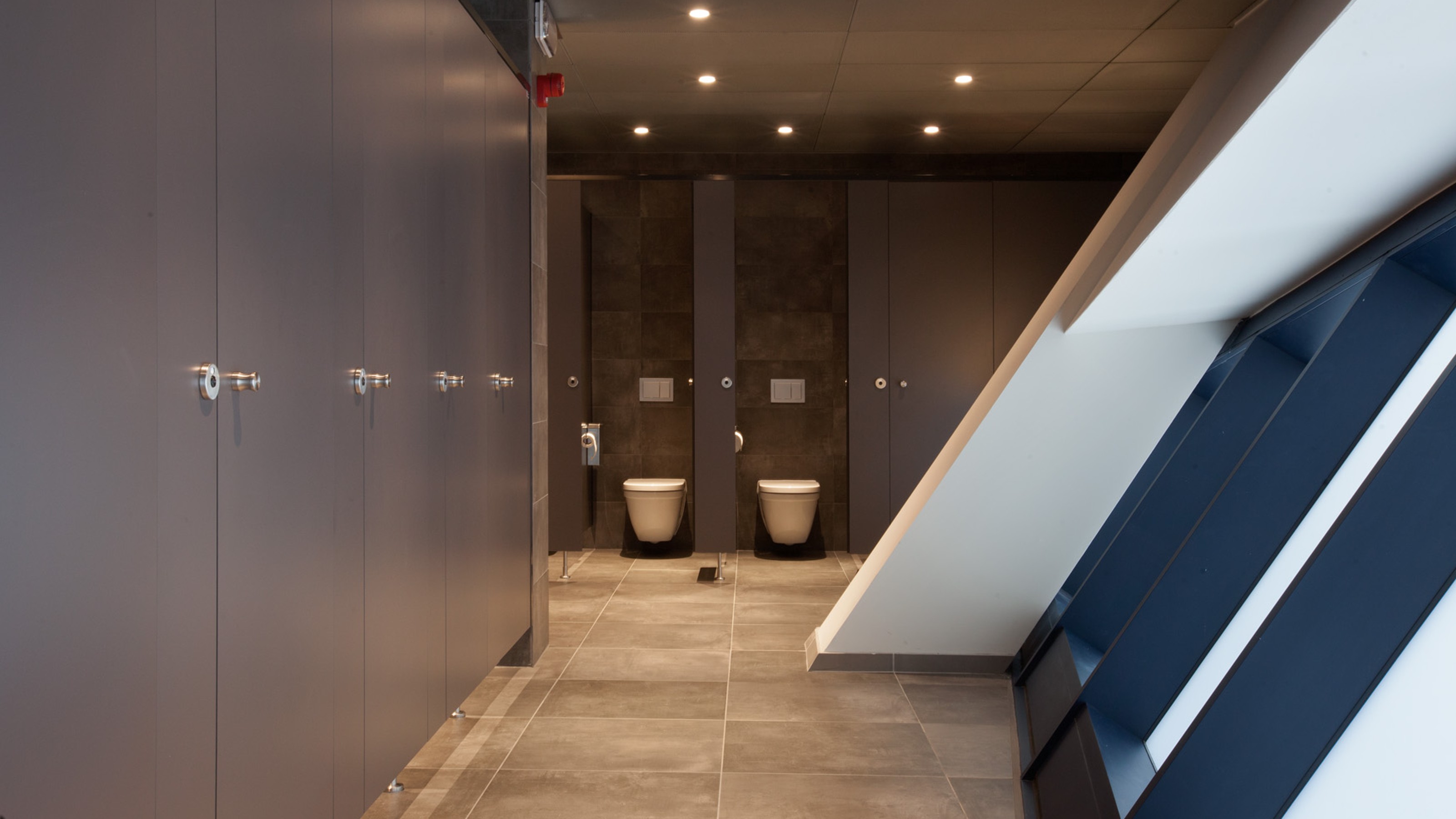 Mons International Congres Xperience, women's toilet with toilet cubicles