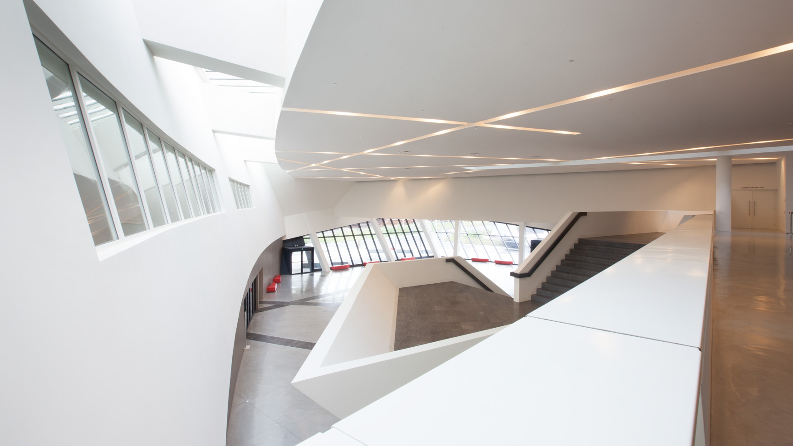 Mons International Congres Xperience, interior view of the building, entrance hall with stairs