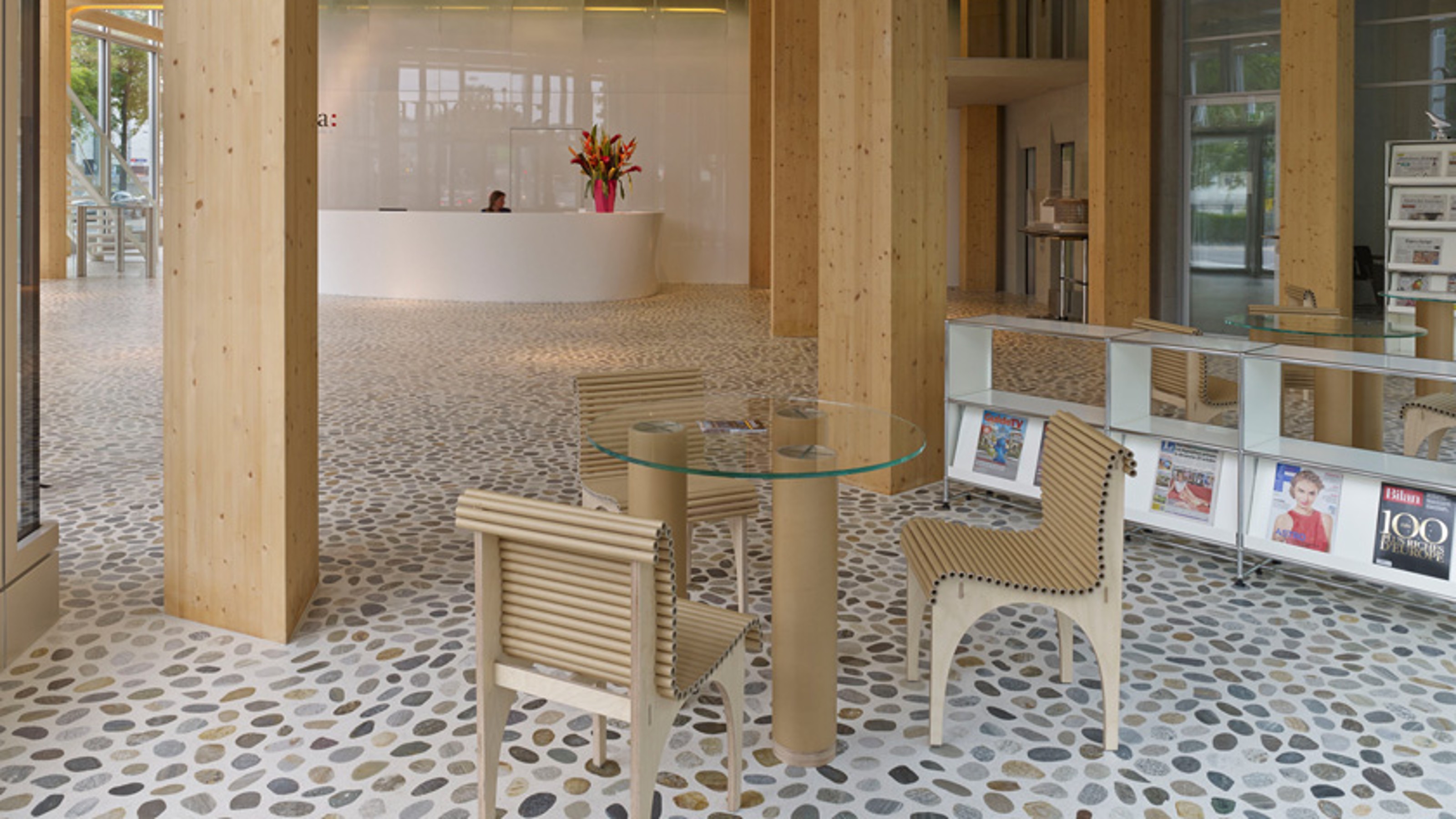 Tamedia publishing house, entrance area with reception desk