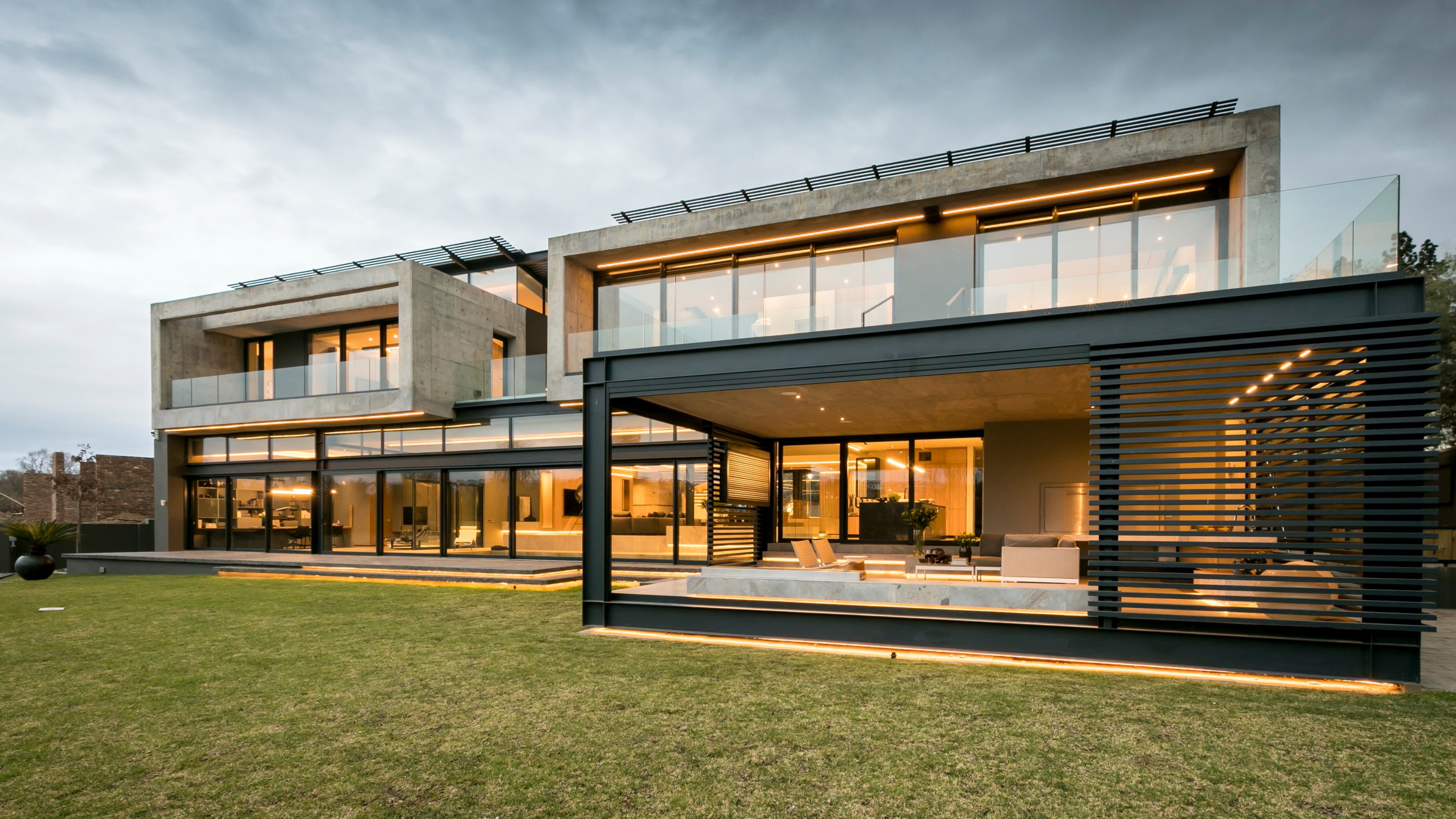Victoria Residence, building illuminated from the outside
