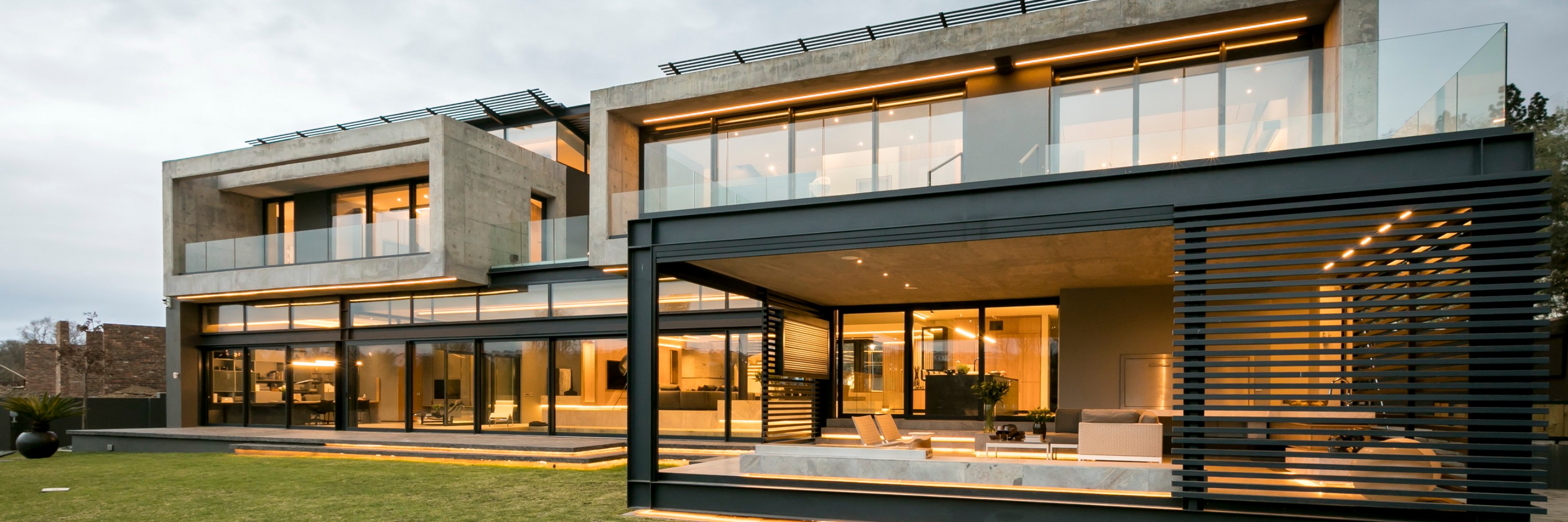 Victoria Residence, building illuminated from the outside