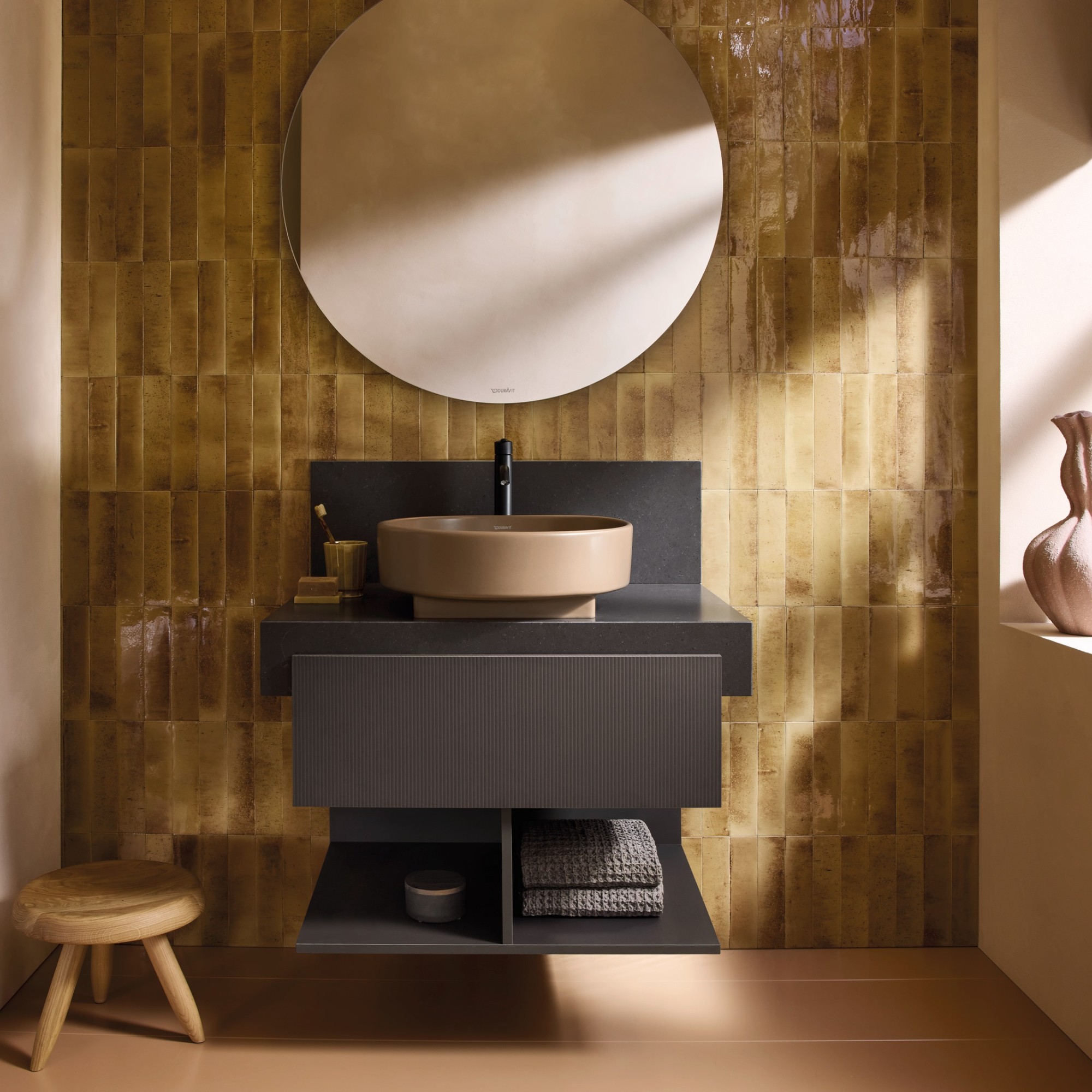 Duschsystem der Serie Duravit D-Code in Schwarz matt