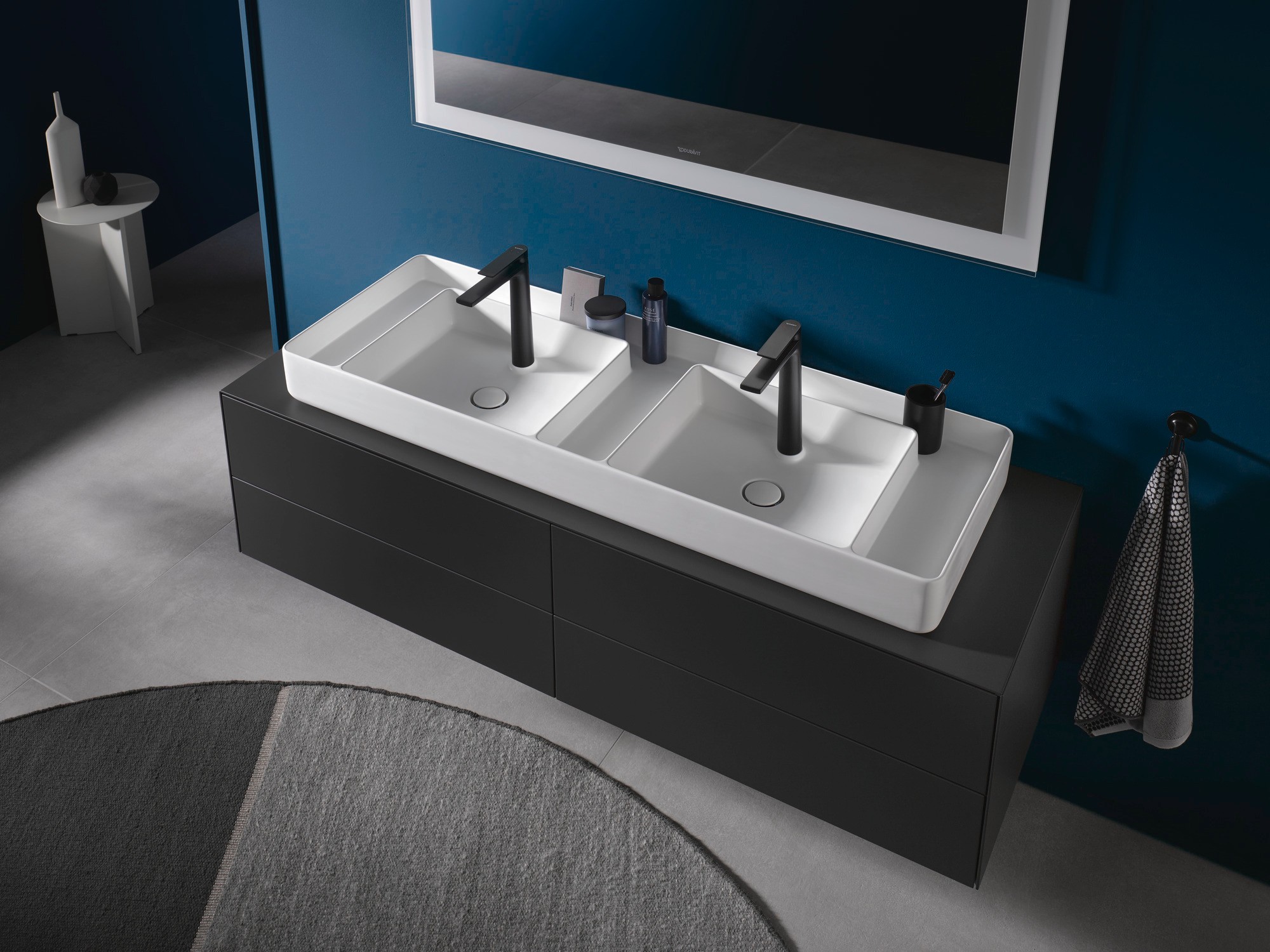 Washbasin and vanity unit from the Bento Starck Box series by Duravit