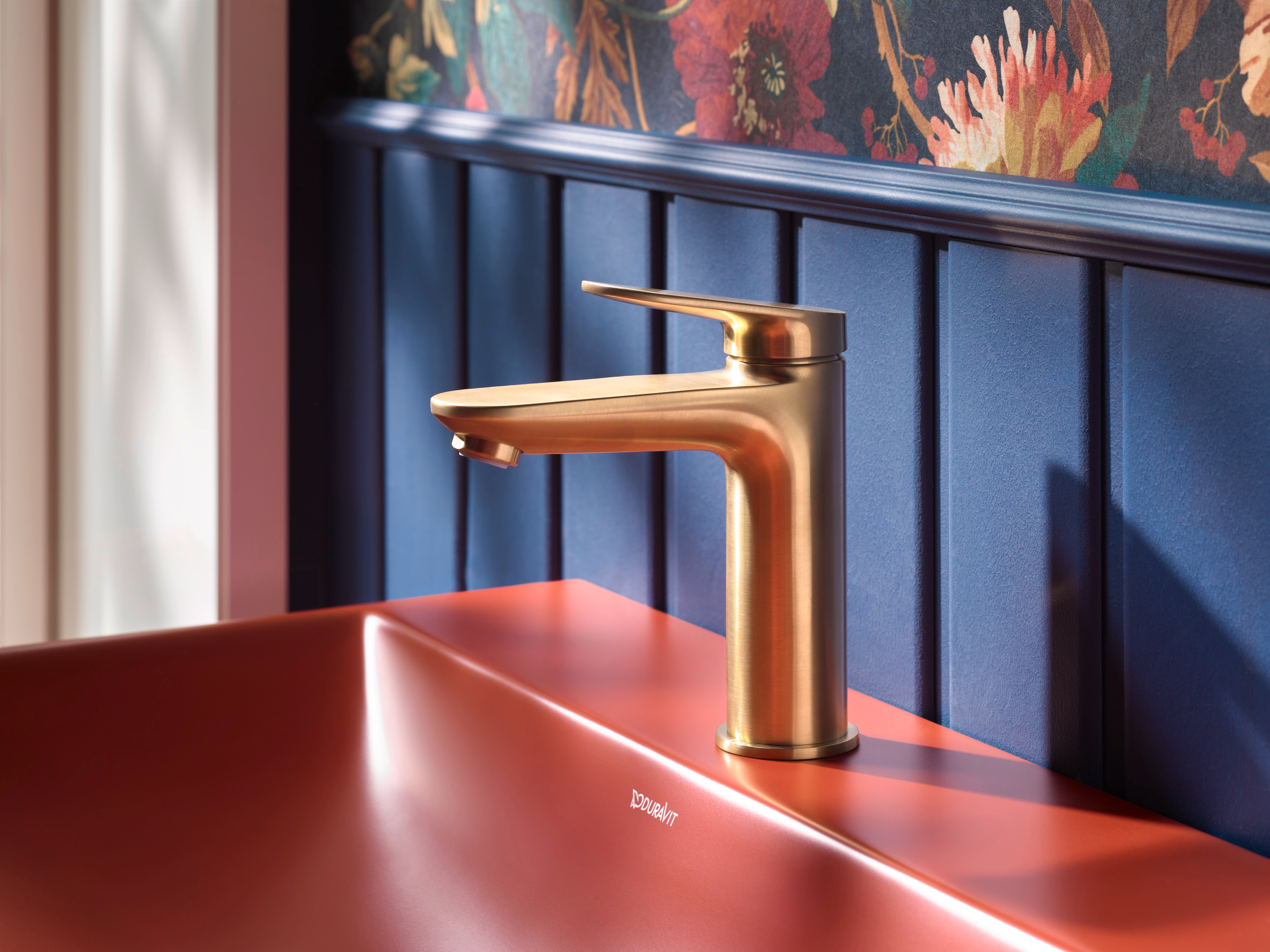 Einhebel-Waschtischmischer der Serie Duravit Wave in Bronze gebürstet