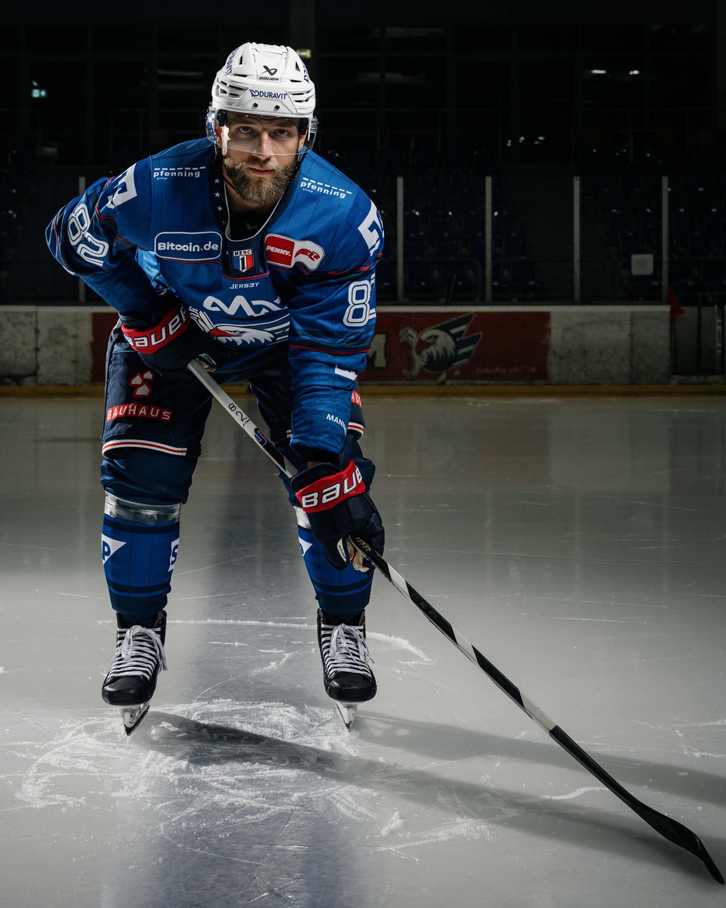 Adler Mannheim hockey players on the ice 