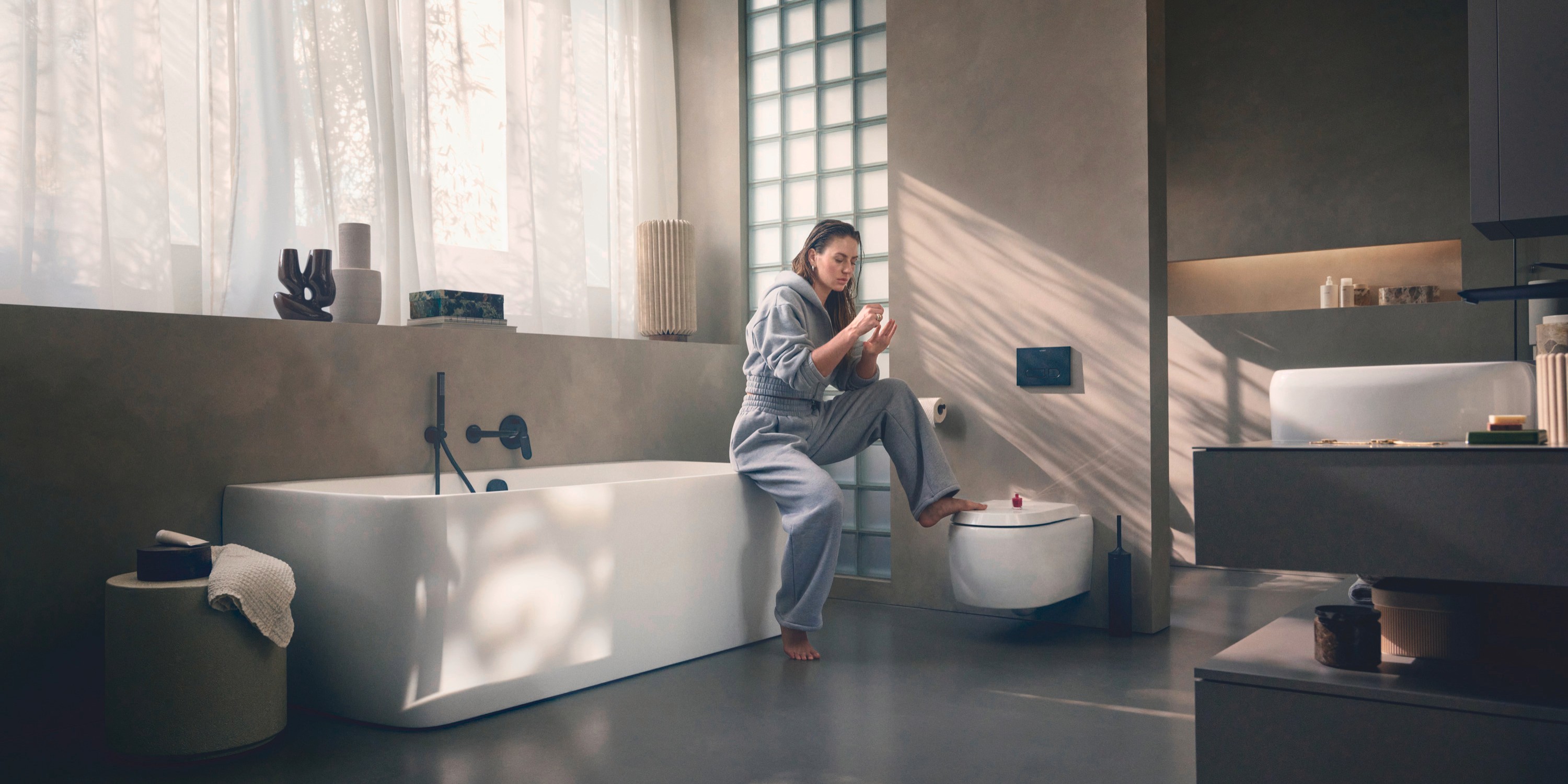 Complete bathroom set from the Studio F. A. Porsche Collection